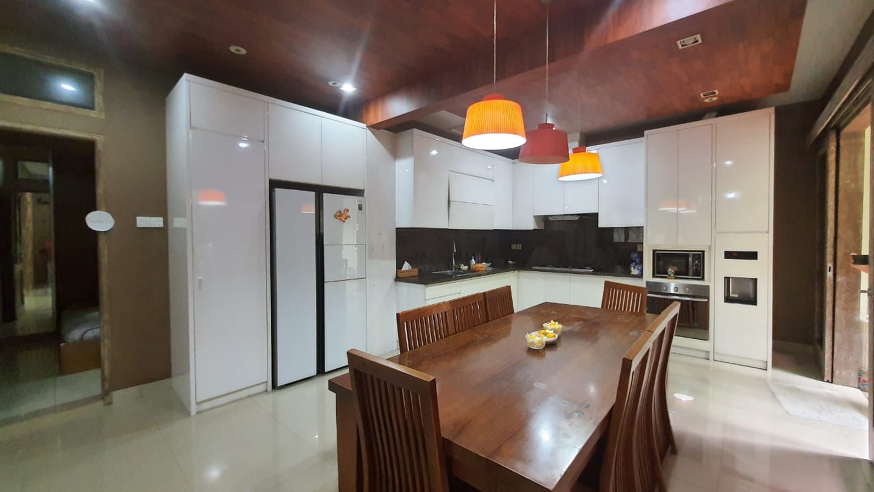 Turun Harga Rumah 2 lantai Semi Furnished Hadap Taman, Rapi Terawat - Futuristic Design