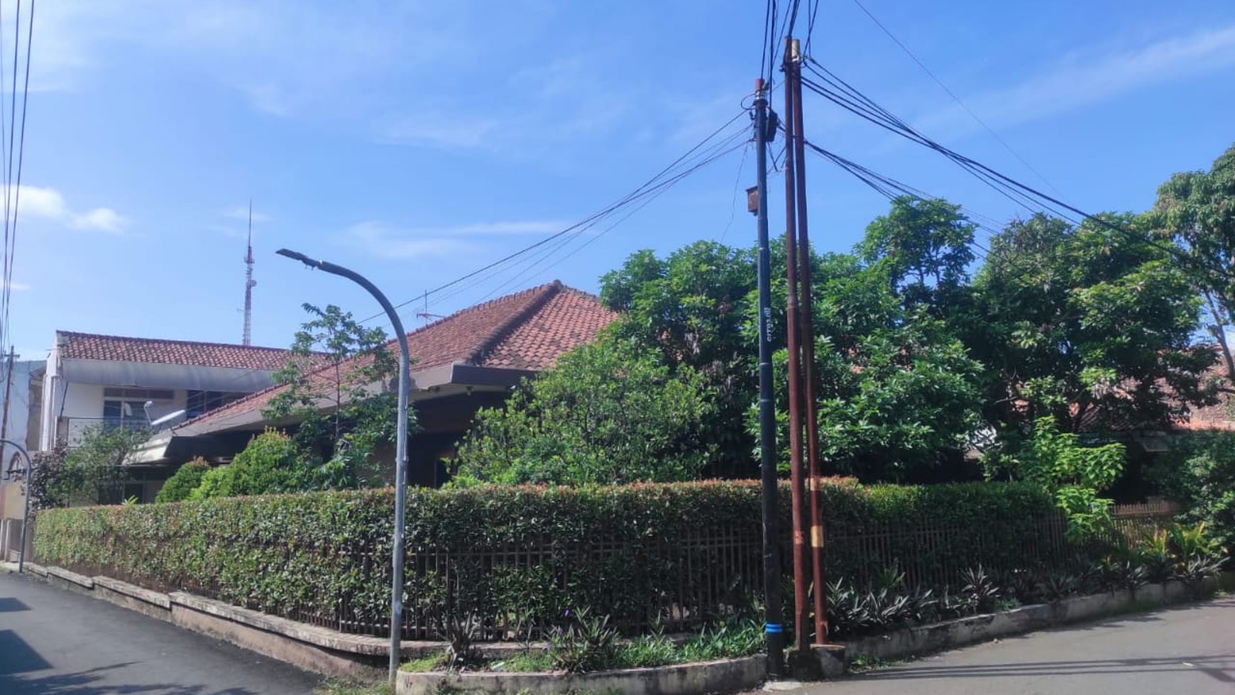 Rumah Terawat di jalan Sawah Kurung, Bandung