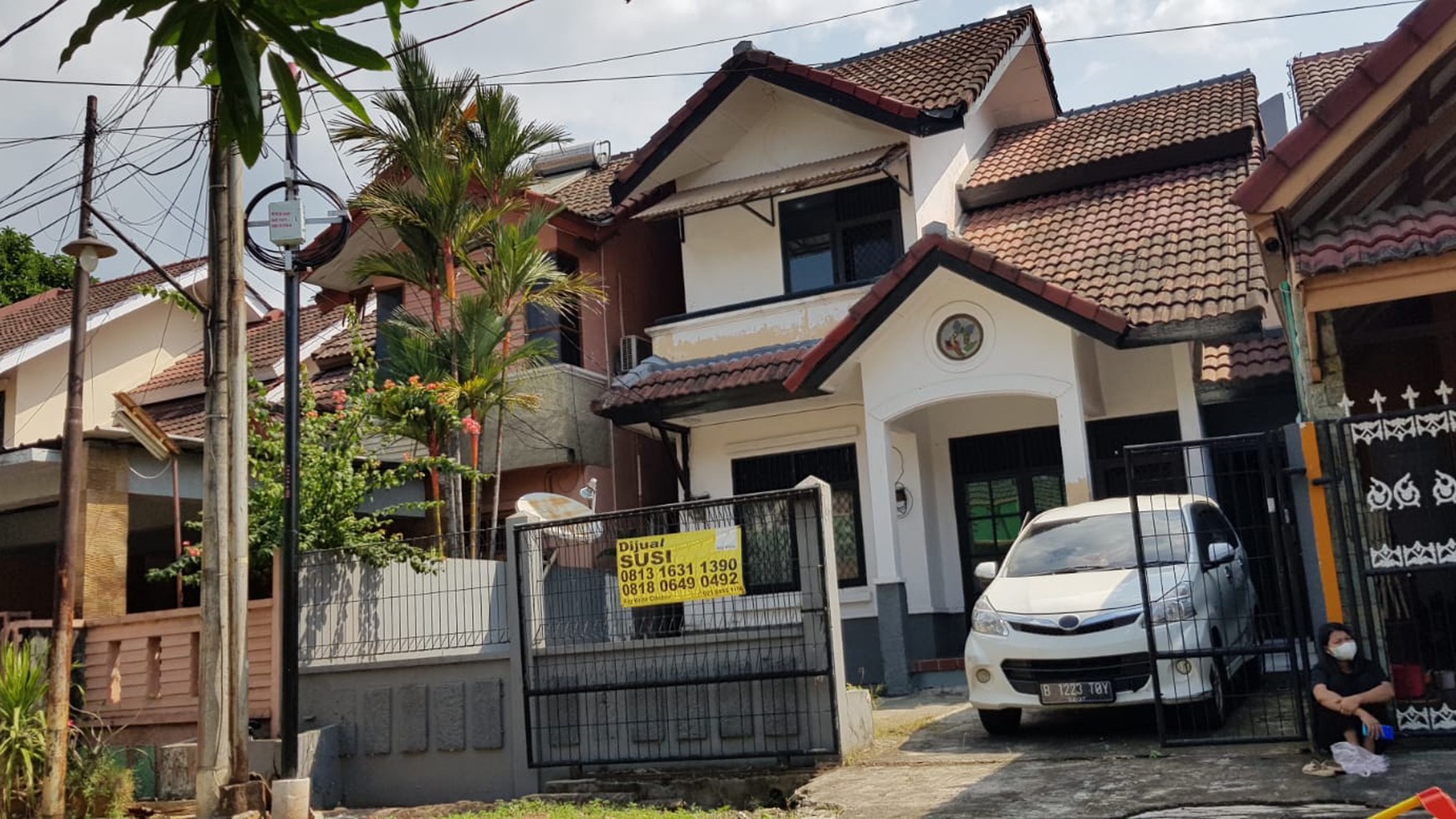 Rumah 2 Lantai Kamar Banyak di Limus Pratama 