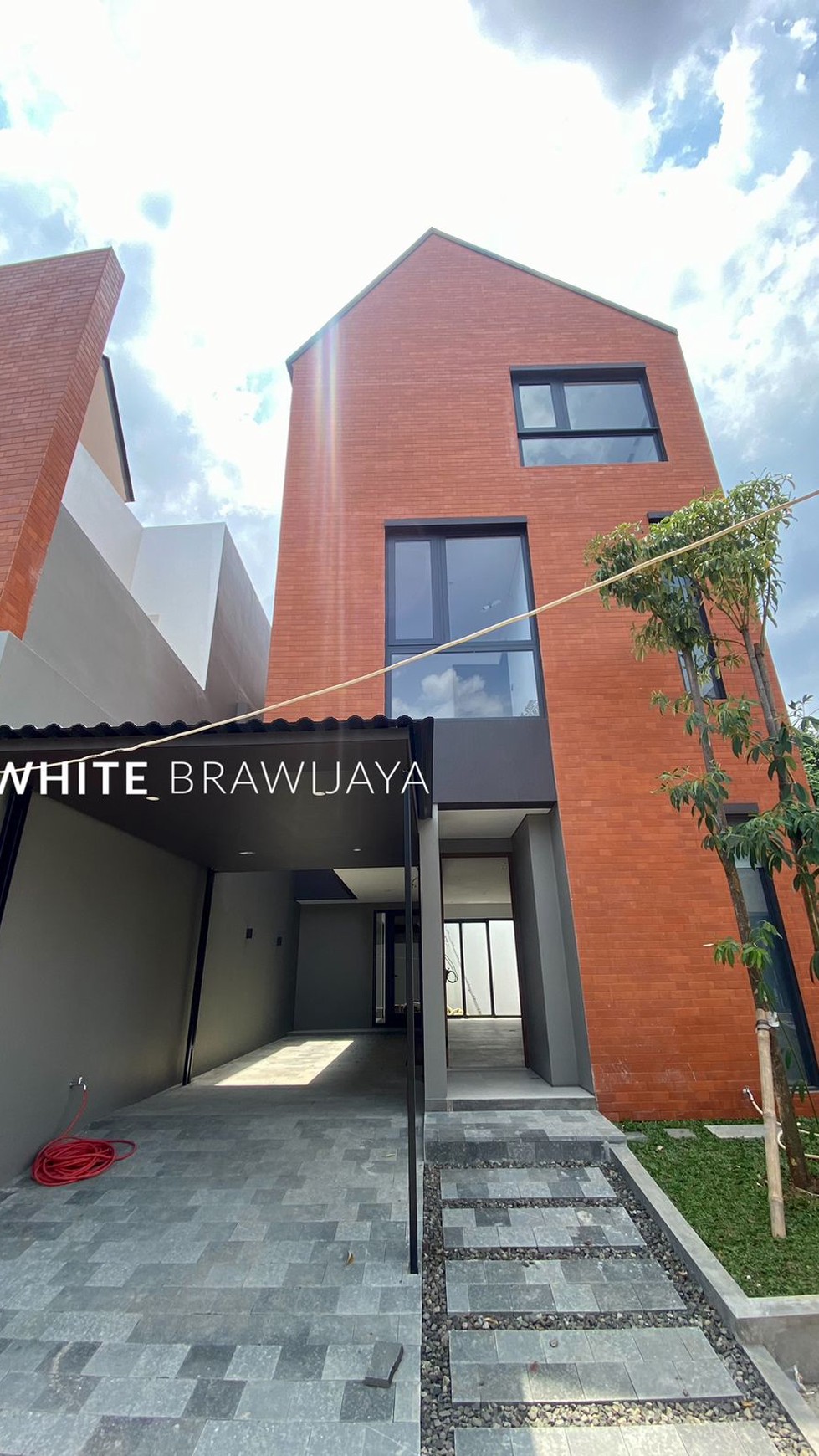 Brand New TownHouse Dekat MRT Cipete Abdul Majid Jakarta Selatan