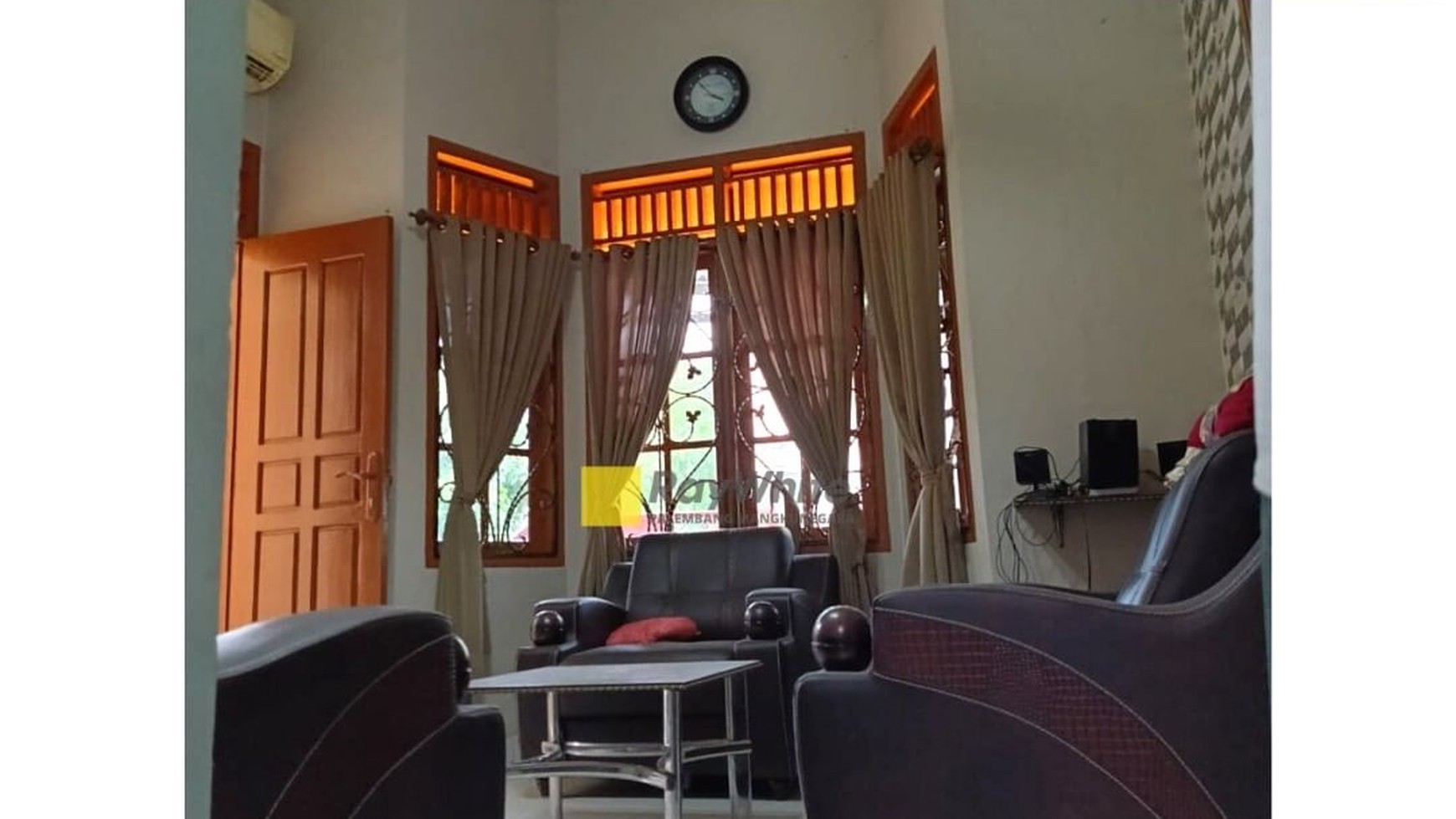 DIJUAL RUMAH TENGAH KOTA 