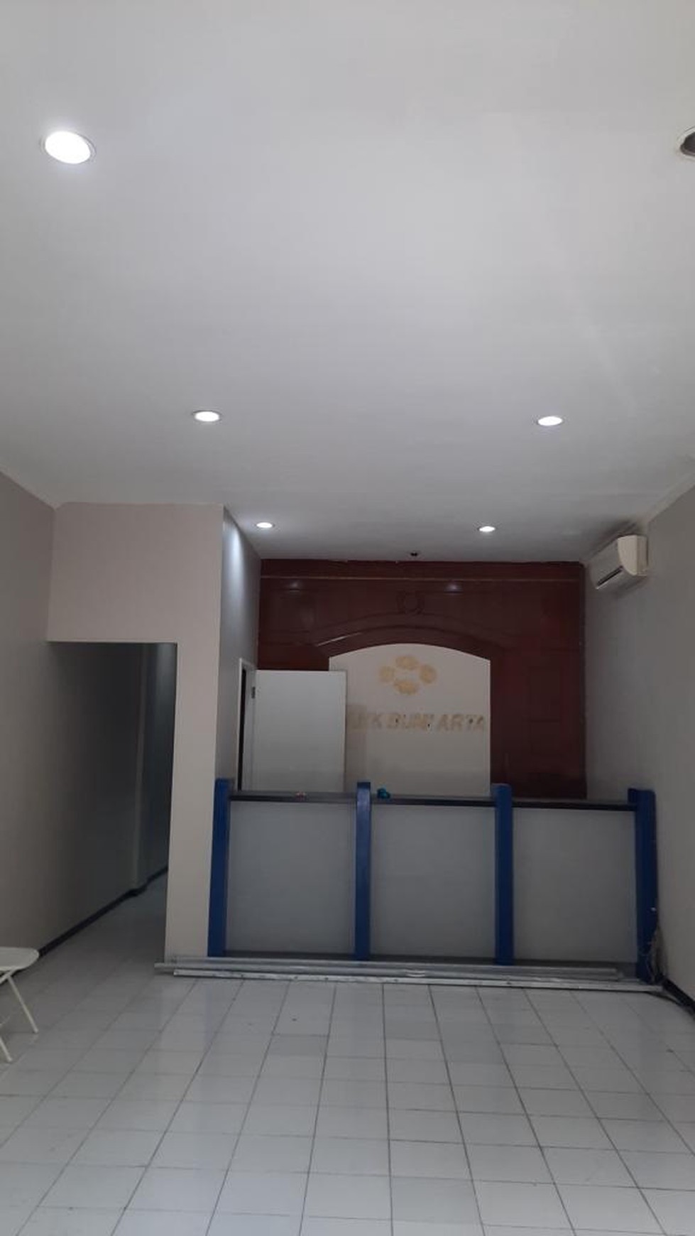 Dijual Ruko Surabaya Pusat Kota - Jalan Diponegoro - 3 Lantai + Parkir Luas - cocok buat Segala Usaha