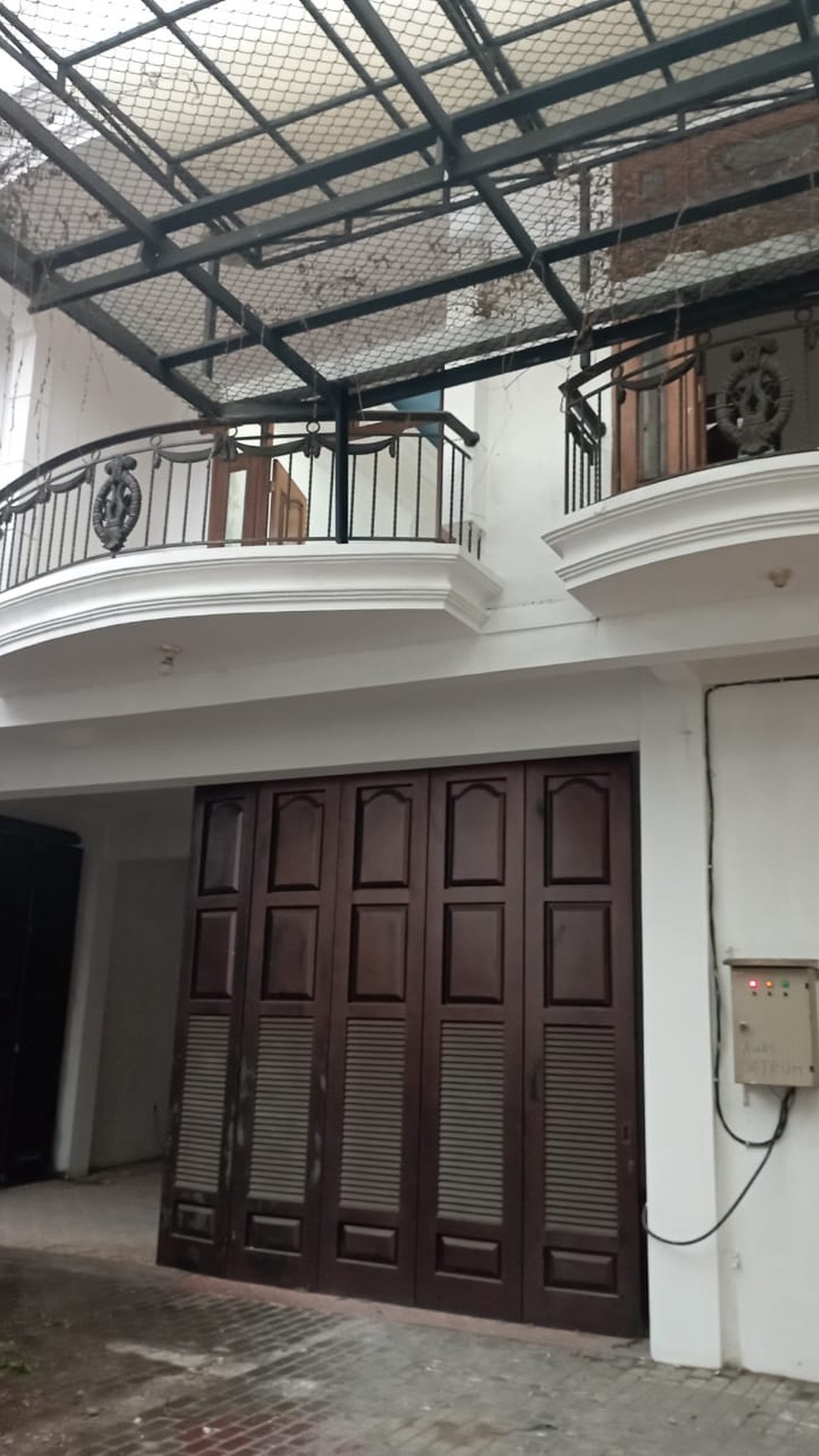 Disewakan Rumah Nol Jalan Raya Darmo, cocok untuk kantor, cafe, dan lain-lain