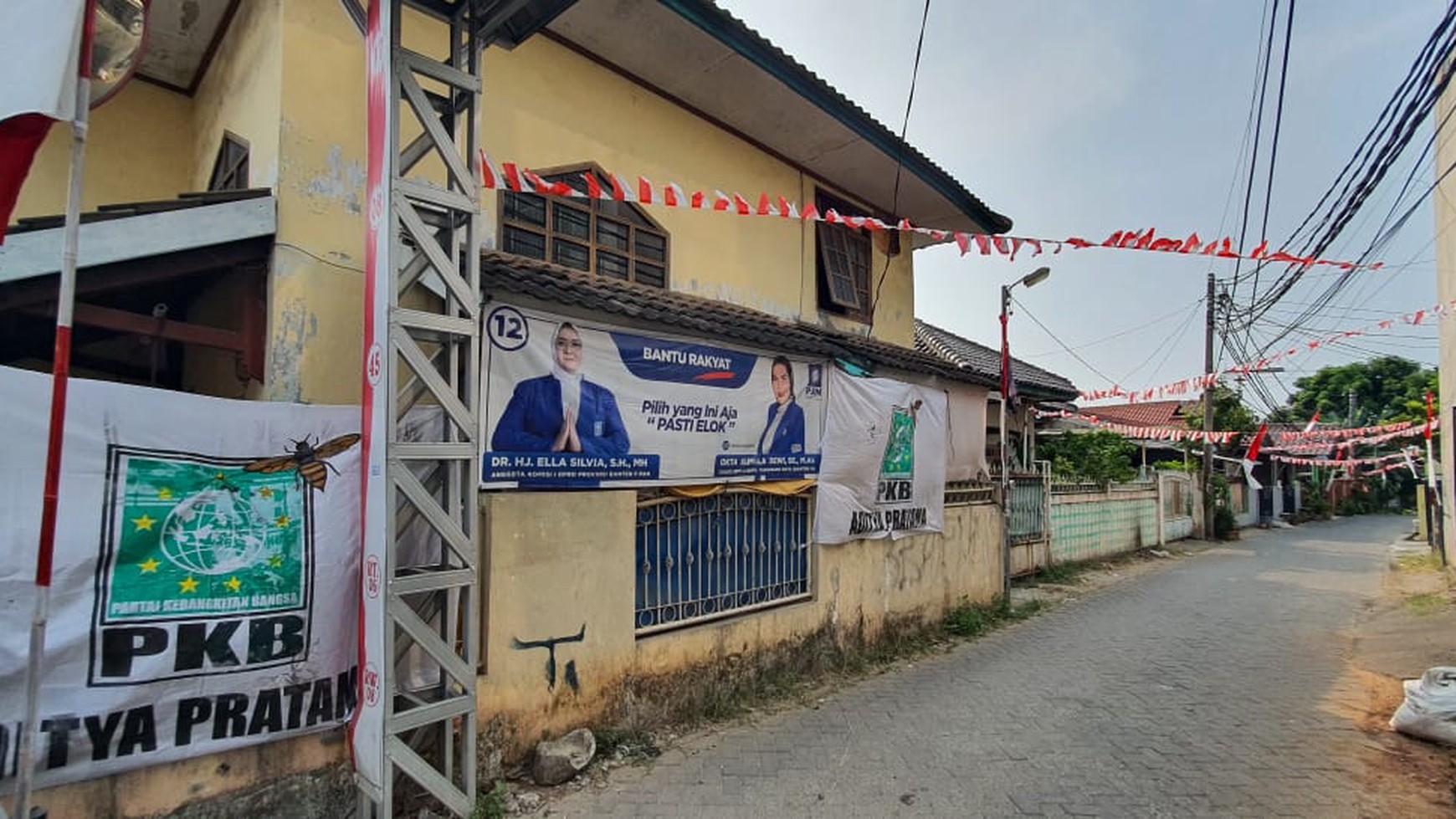 Rumah Lokasi Strategis dan Terdapat Bangunan Ruko @Jl Taman Asri Lama, Cipadu