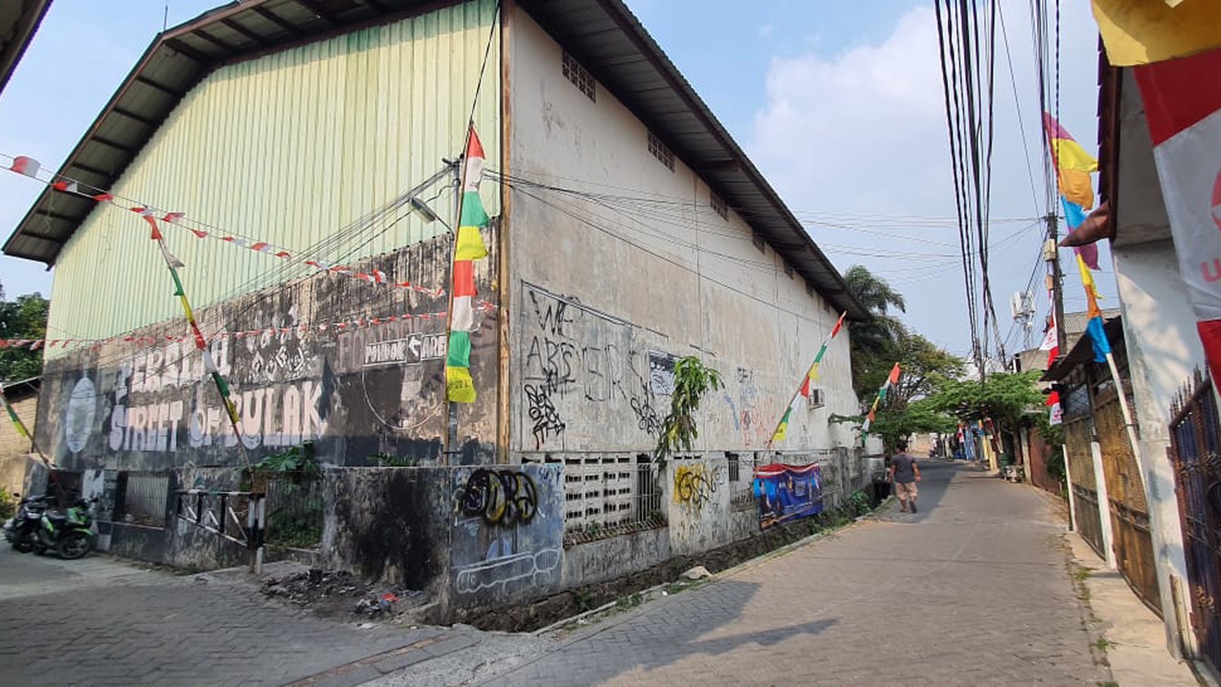 Disewakan Gudang dengan Area Parkir Luas @Cipadu, Larangan