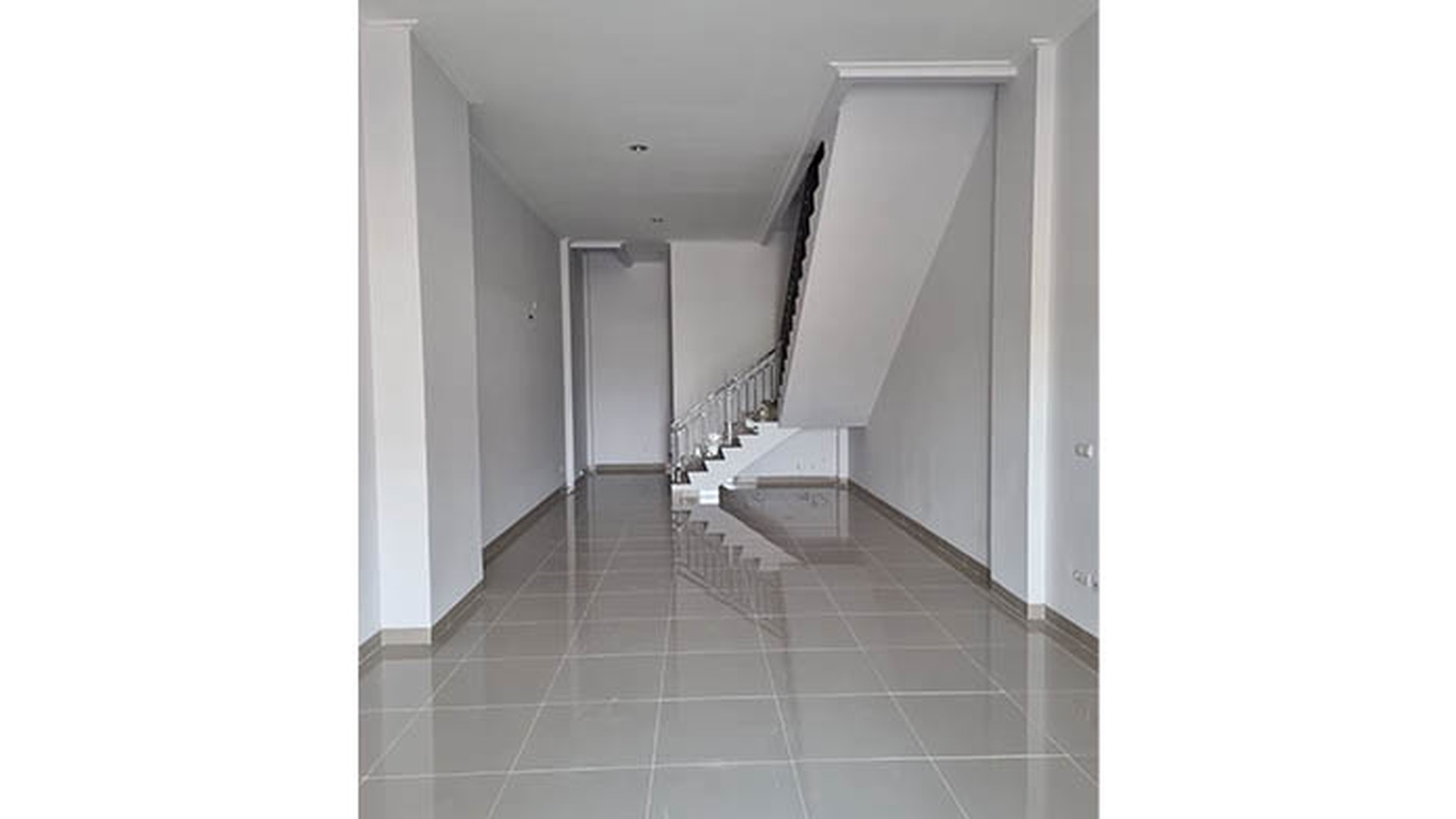 Ruko Gandeng Sedayu City, Kelapa Gading Luas 2x@4,5x15 m2 = 135 m2. Brand new. Hanya disewakan gandeng.