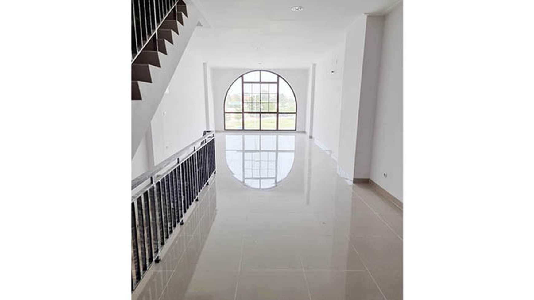 Ruko Gandeng Sedayu City, Kelapa Gading Luas 2x@4,5x15 m2 = 135 m2. Brand new. Hanya disewakan gandeng.