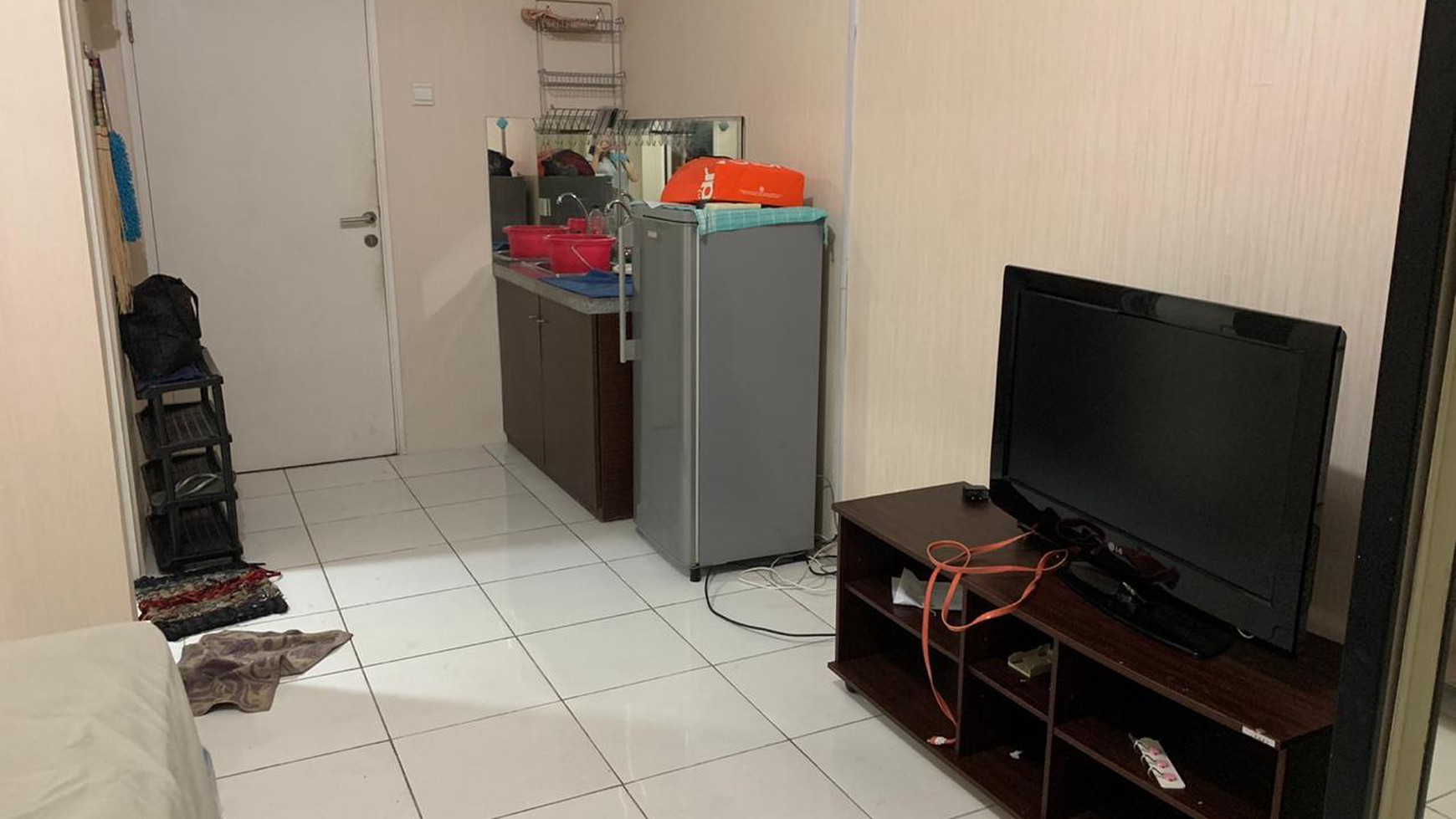 Disewakan Apartemen Berkeley Universitas Ciputra Tipe Studio FULL FURNISHED , Lantai 6 , View Ciputra Waterpark