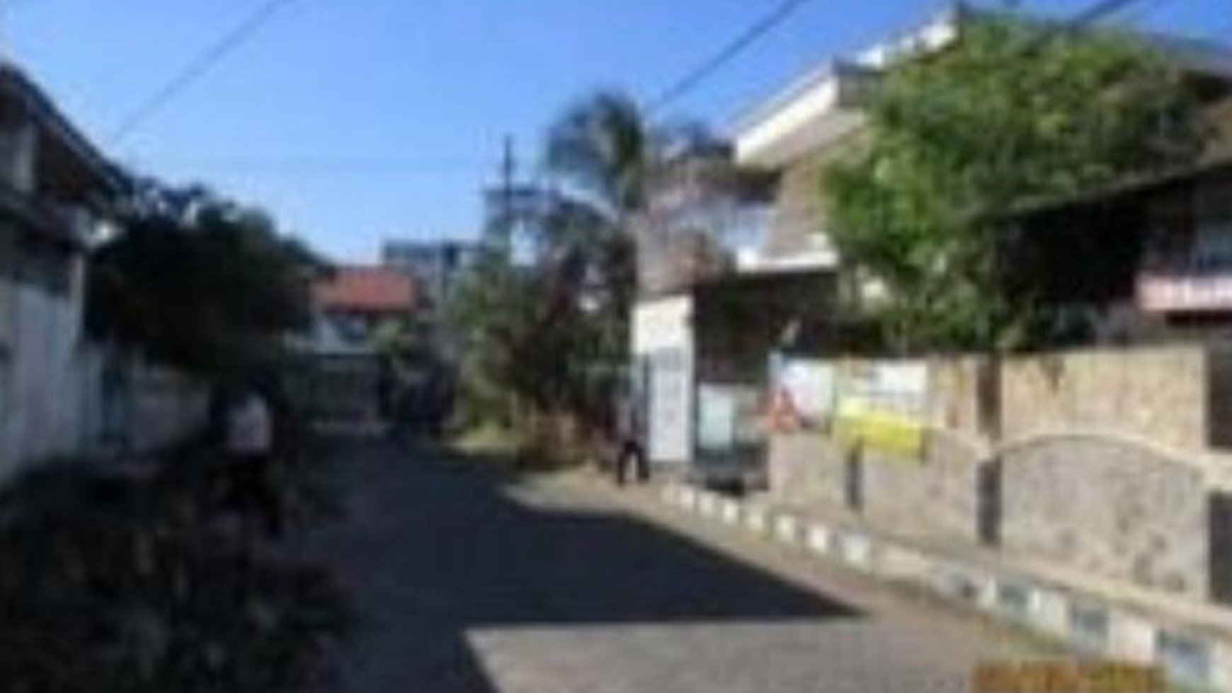 Rumah siap huni dekat perkantoran dan kampus Dukuh Kupang Surabaya