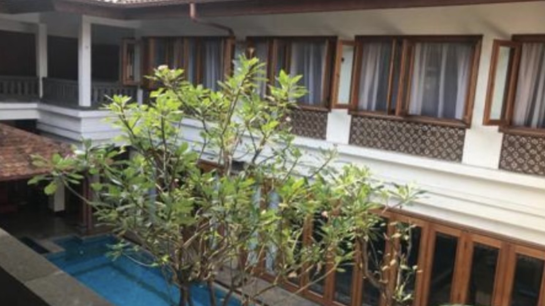 Beautiful House with balinese style at Kuningan Area