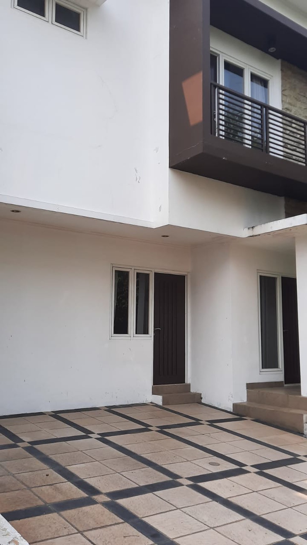 Rumah bagus, cantik siap huni di Bintaro