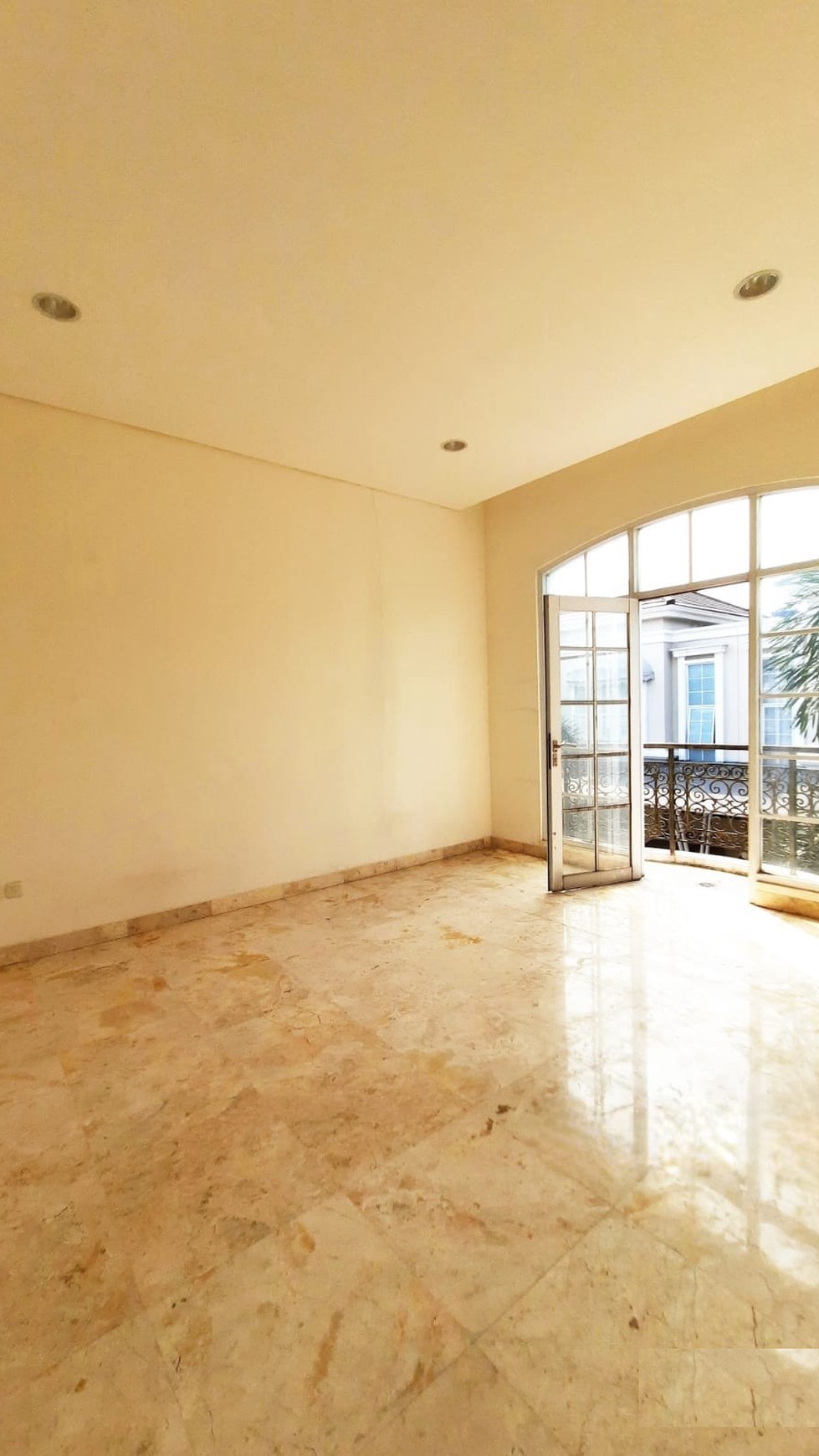 Rumah Minimalis Area Cluster Paris Residence Kampung Utan 