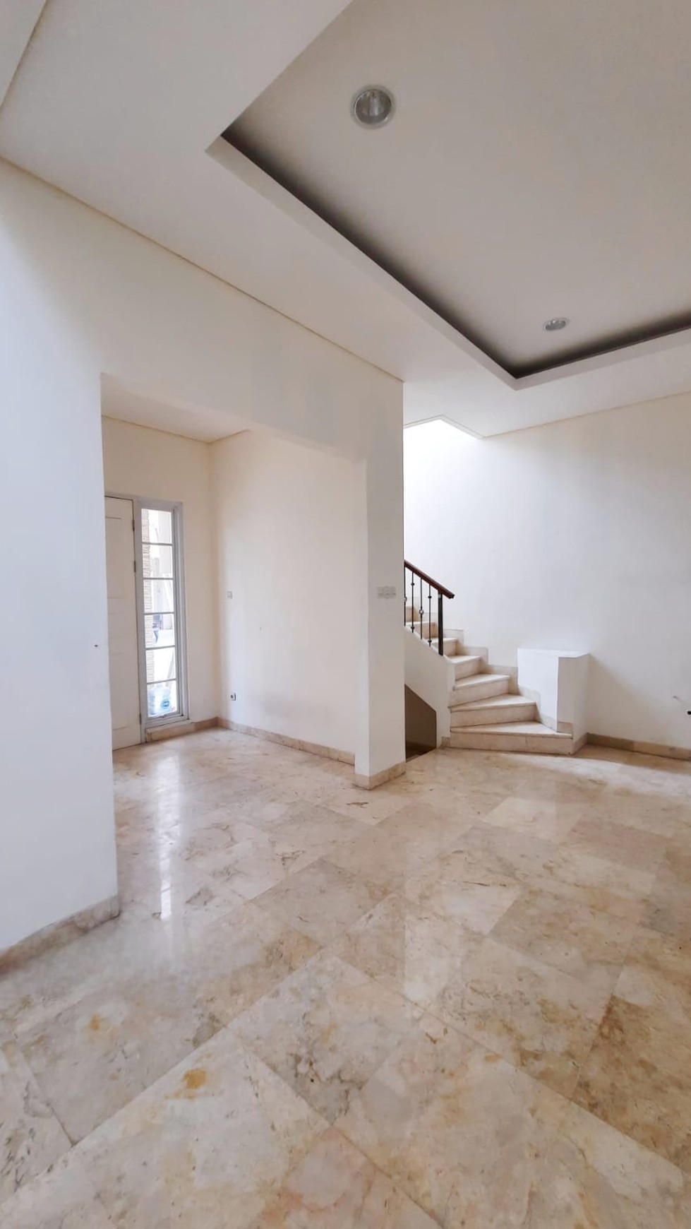 Rumah Minimalis Area Cluster Paris Residence Kampung Utan 