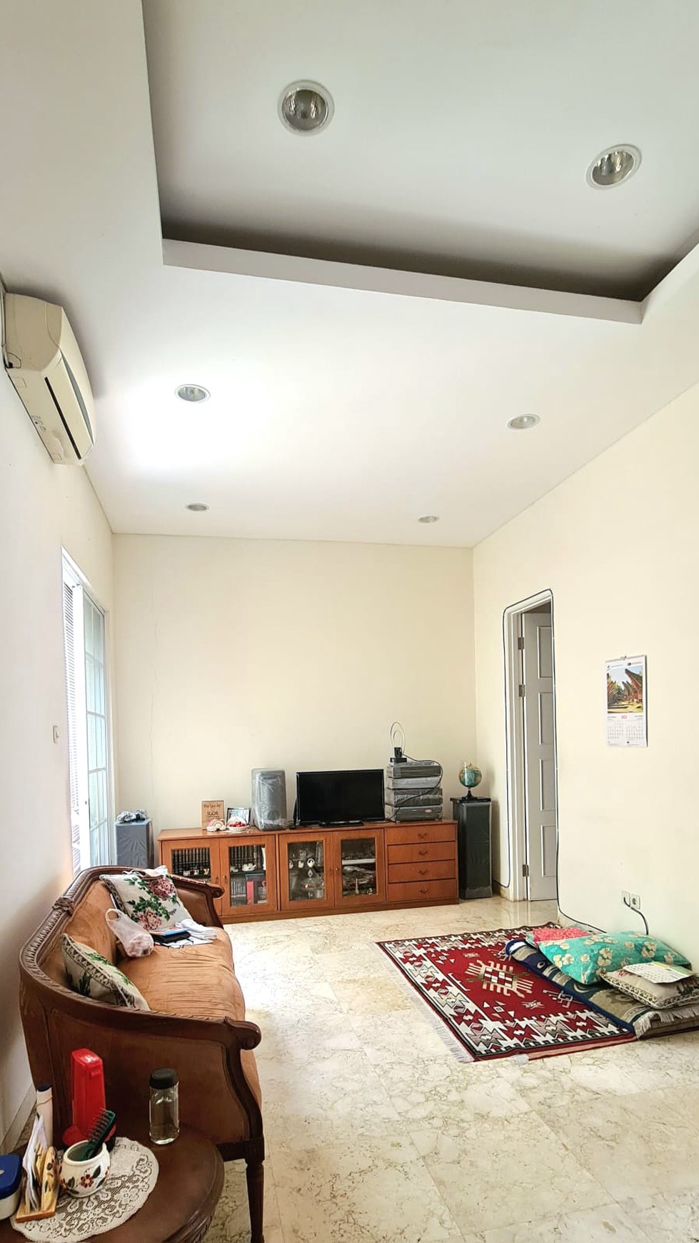 Rumah Minimalis Area Cluster Paris Residence Kampung Utan 