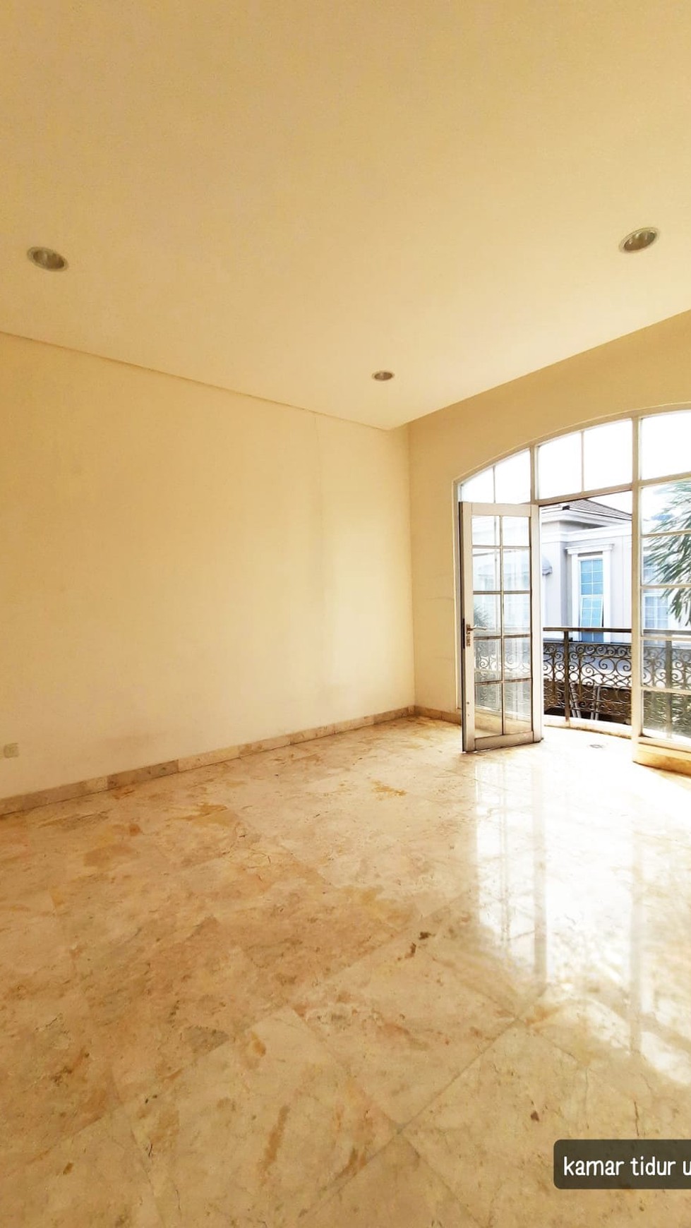 Rumah Siap Huni, Dalam Cluster, Lokasi Cluster Pinggir Jalan Raya @Paris Residence, Ciputat