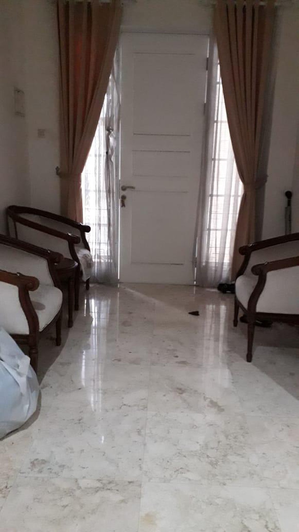 Rumah Siap Huni, Dalam Cluster, Lokasi Cluster Pinggir Jalan Raya @Paris Residence, Ciputat