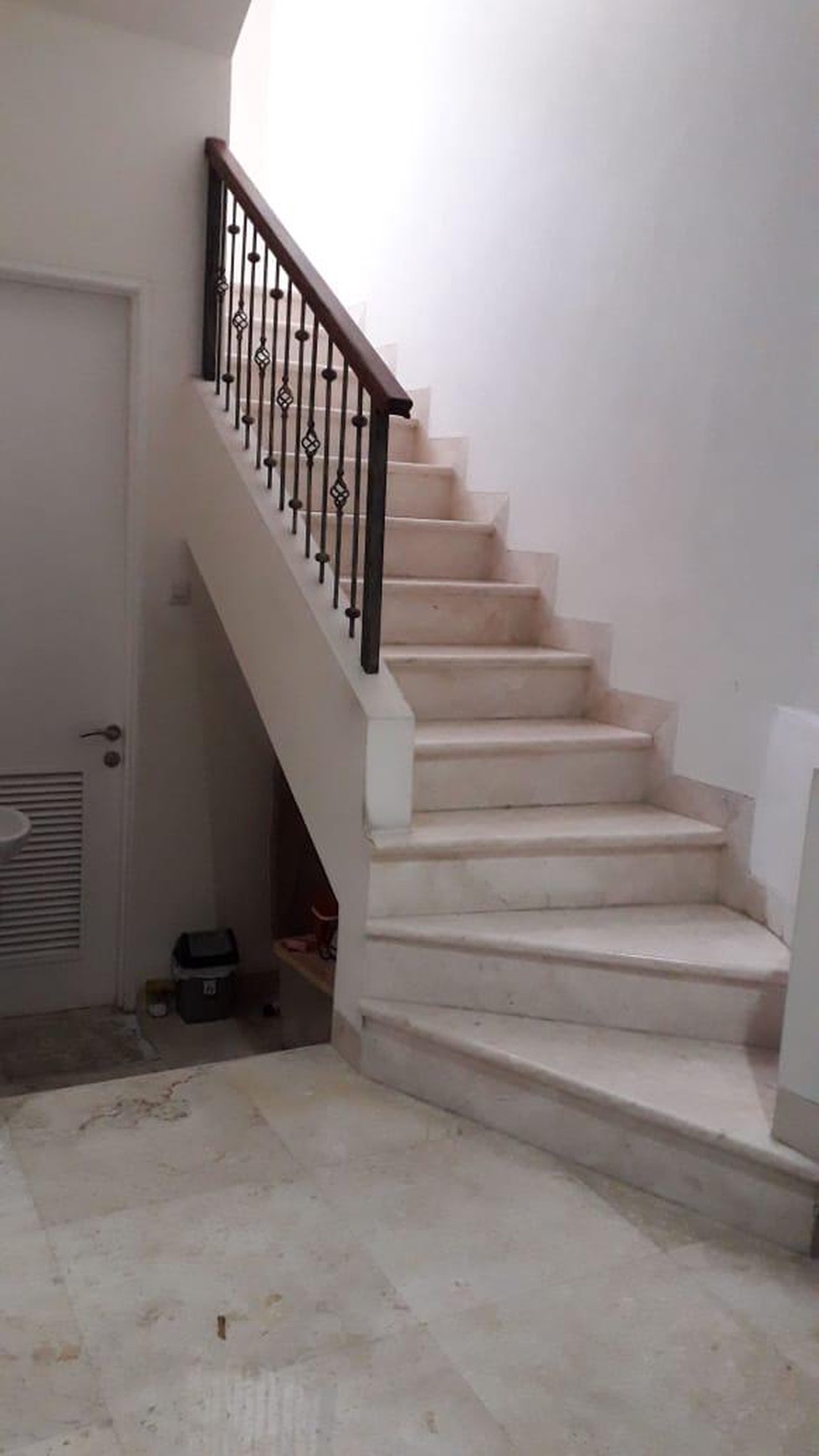 Rumah Siap Huni, Dalam Cluster, Lokasi Cluster Pinggir Jalan Raya @Paris Residence, Ciputat