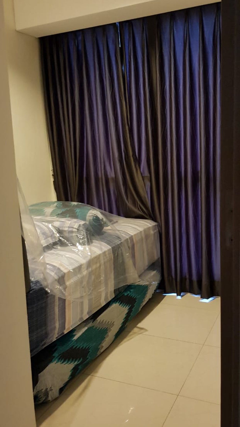 DISEWAKAN APARTEMEN TAMAN ANGGREK RESIDENCE DI JAKARTA BARAT 3BR CHEAP PRICE