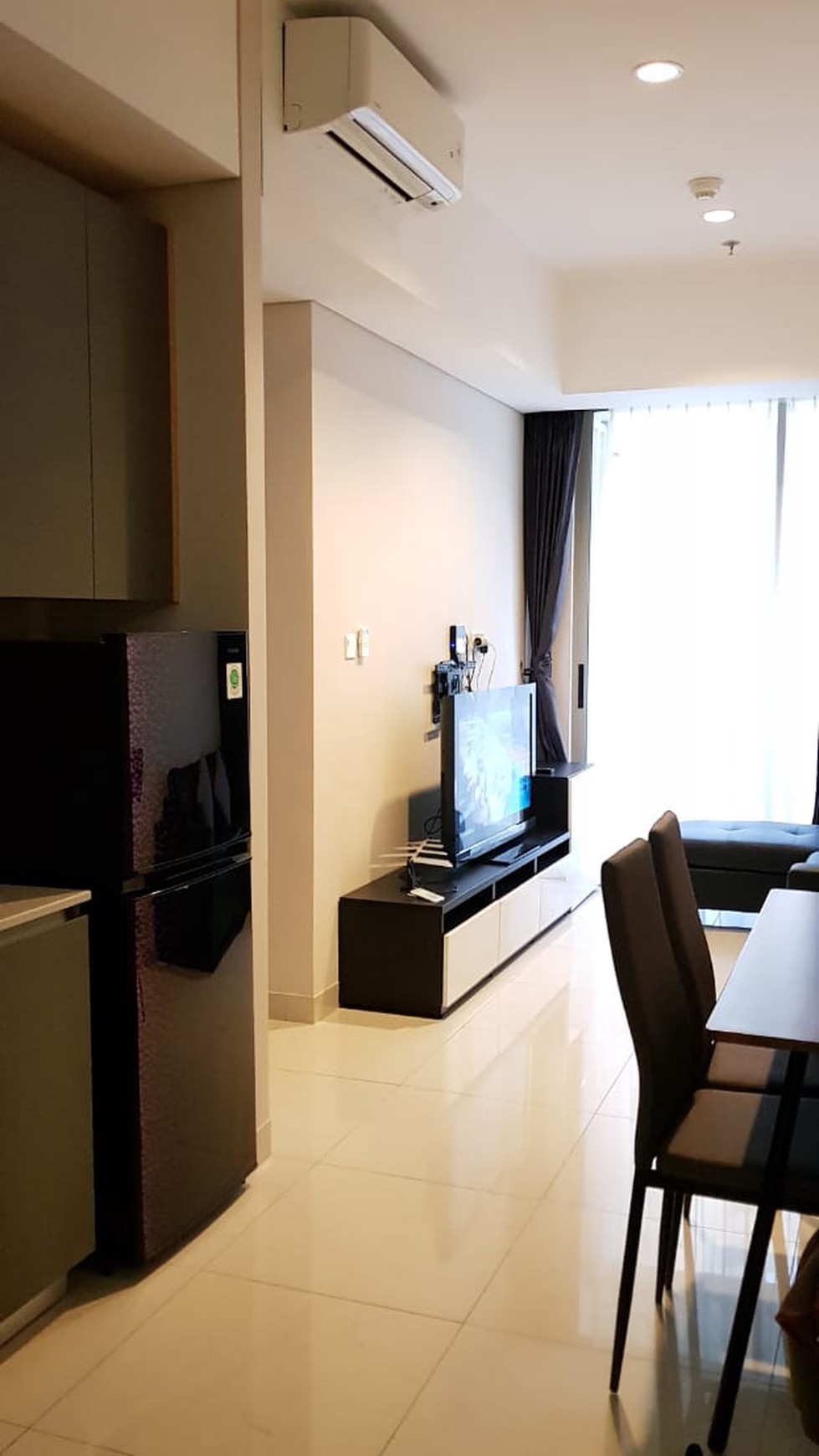 DISEWAKAN APARTEMEN TAMAN ANGGREK RESIDENCE DI JAKARTA BARAT 3BR CHEAP PRICE