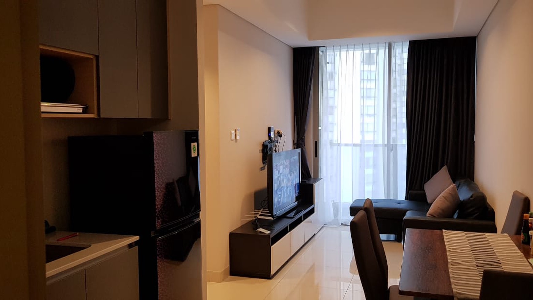 DISEWAKAN APARTEMEN TAMAN ANGGREK RESIDENCE DI JAKARTA BARAT 3BR CHEAP PRICE