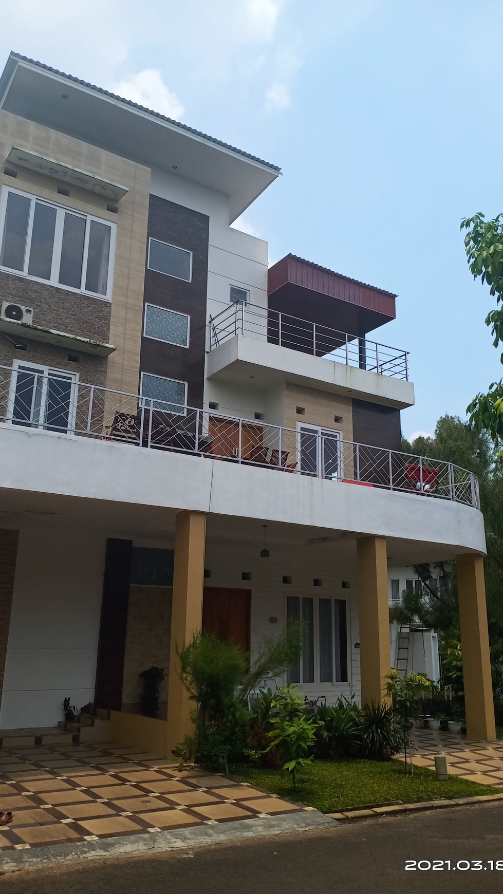 Jual Rugi!!!! Rumah Luxury, Mewah, View Danau di Citra Gran Cibubur