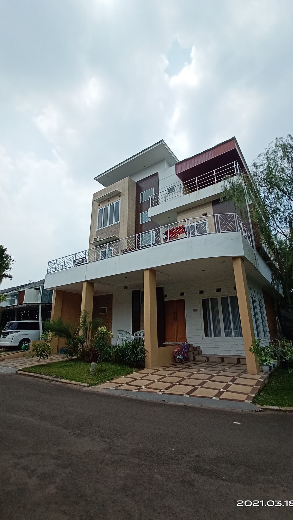 Jual Rugi!!!! Rumah Luxury, Mewah, View Danau di Citra Gran Cibubur