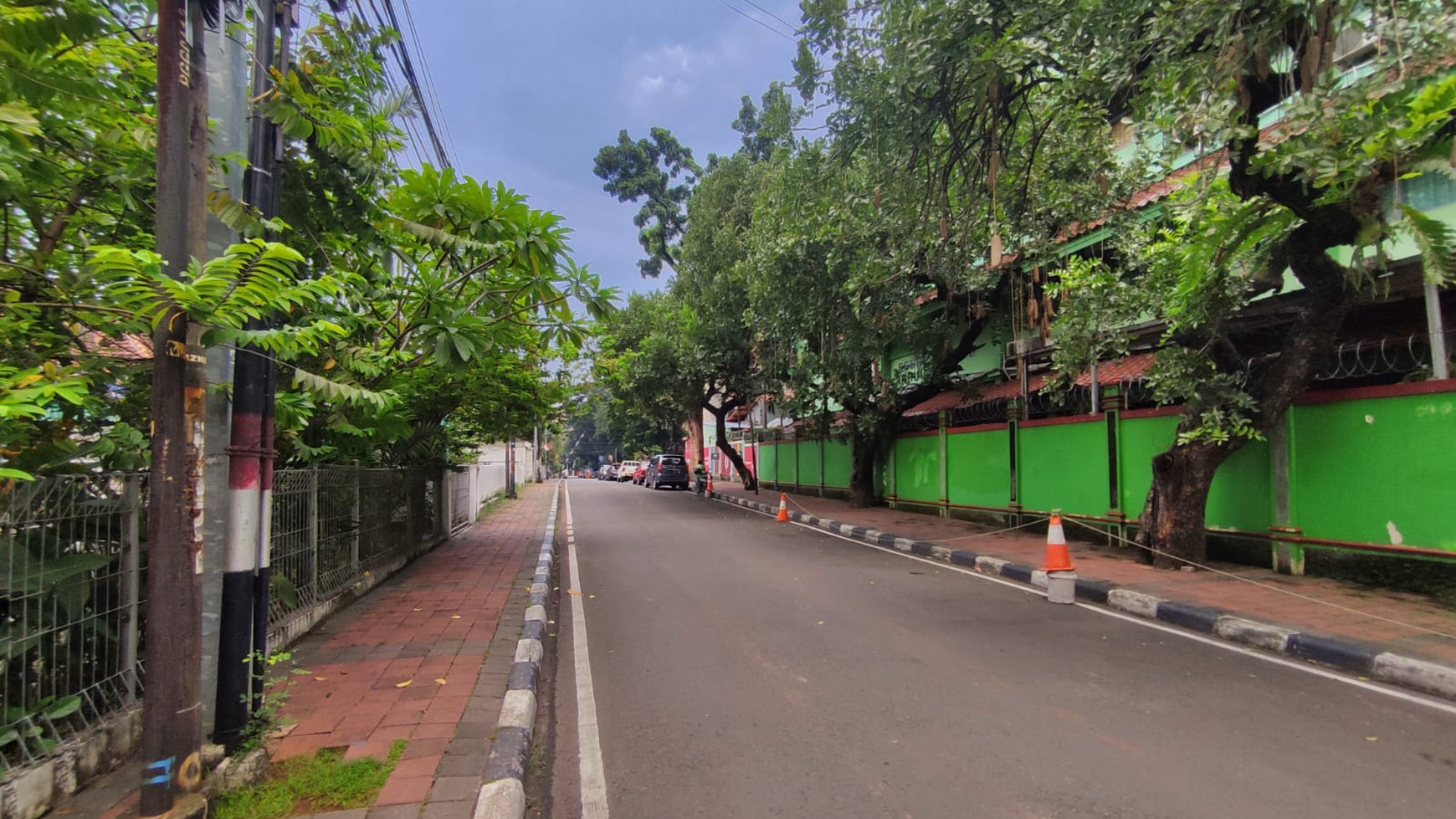 Taman Amir Hamzah Menteng - Rumah Tua Hitung Tanah, Lokasi Sangat Tenang