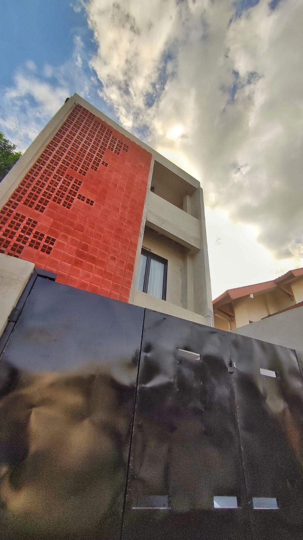 Dijual Brand New Industrial Modern Millennial Style House