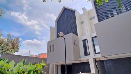 Dijual- Cilandak,Modern minimalis luxurious Townhouse