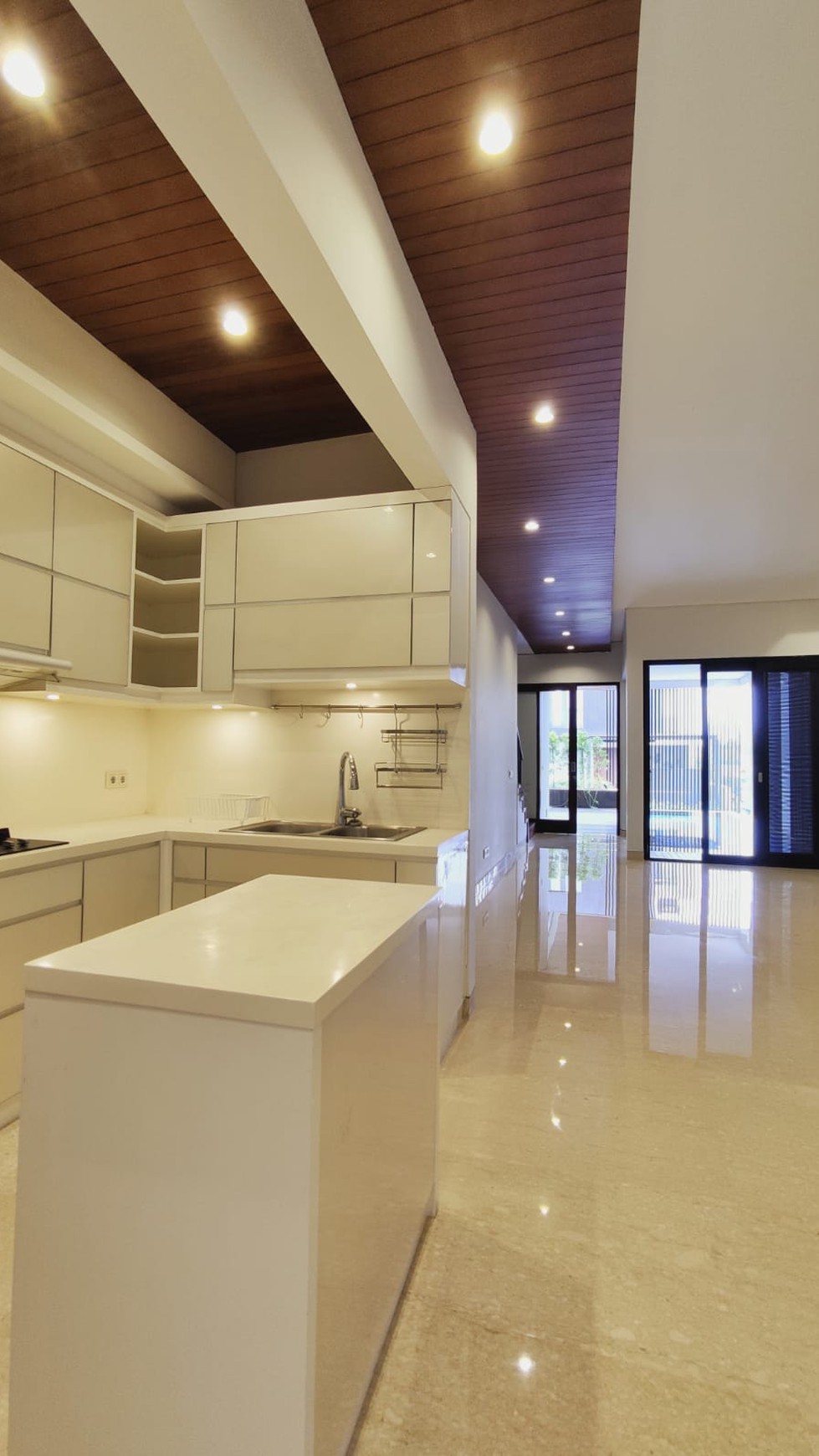 Cilandak-Modern Minimalis Luxurious Townhouse