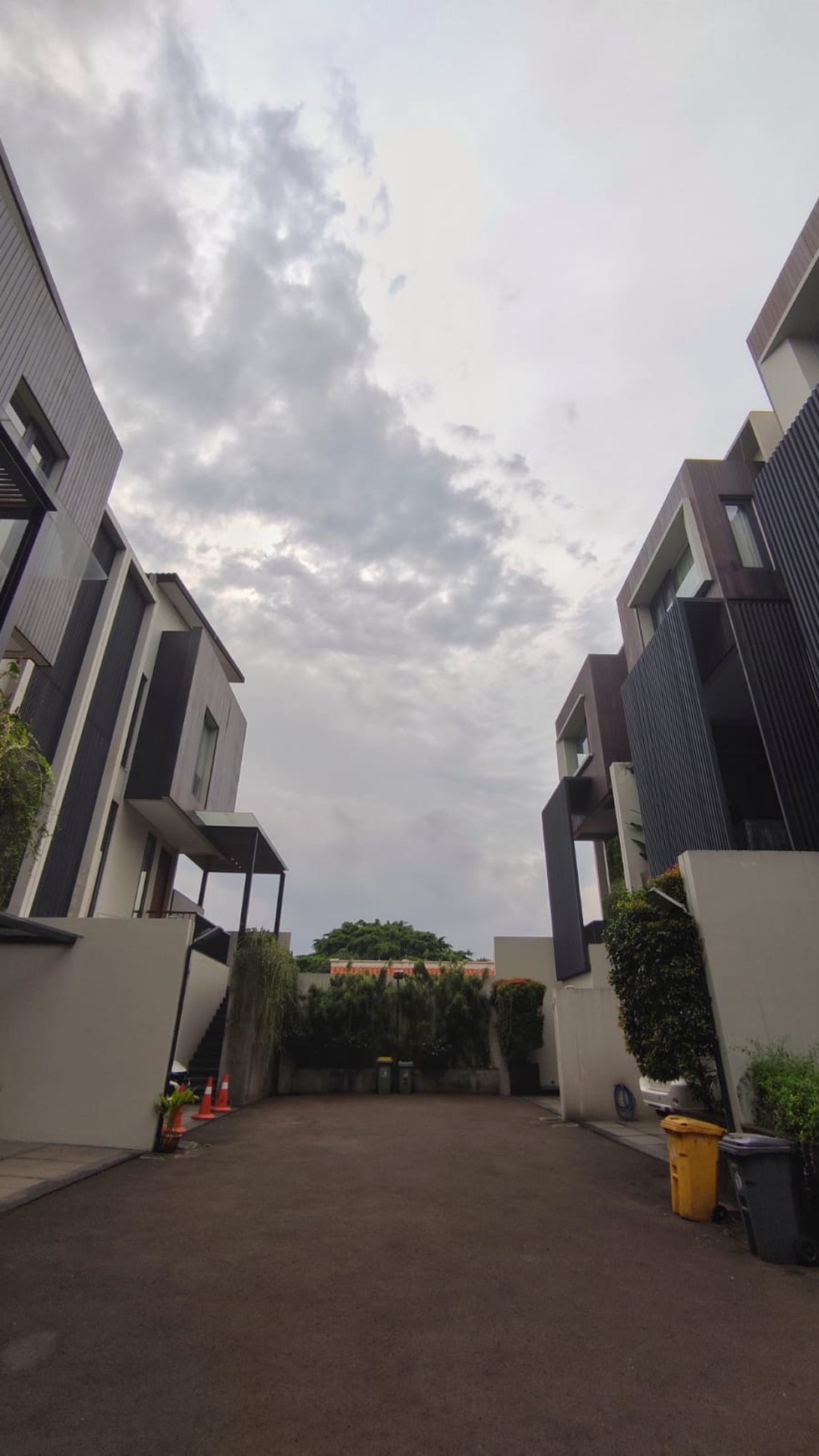 Cilandak-Modern Minimalis Luxurious Townhouse