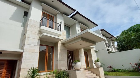 For Sale- Rumah Modern mewah di Kemang Barat