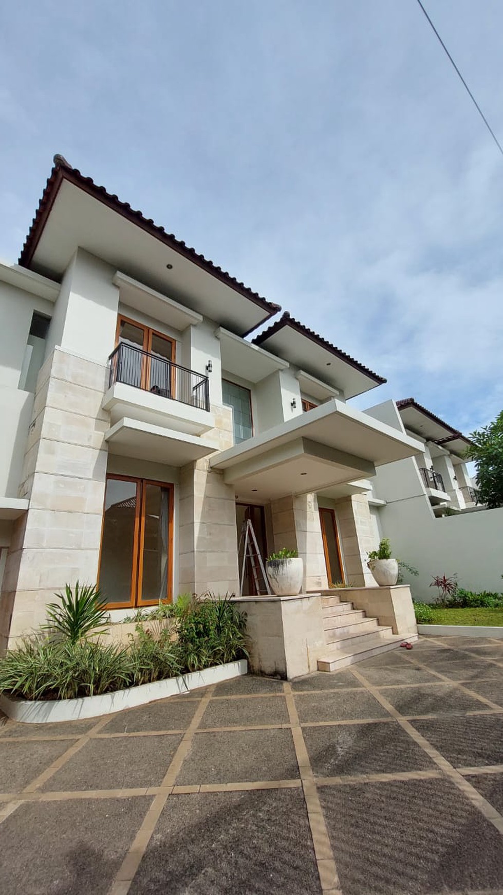 For Sale- Rumah Modern mewah di Kemang Barat