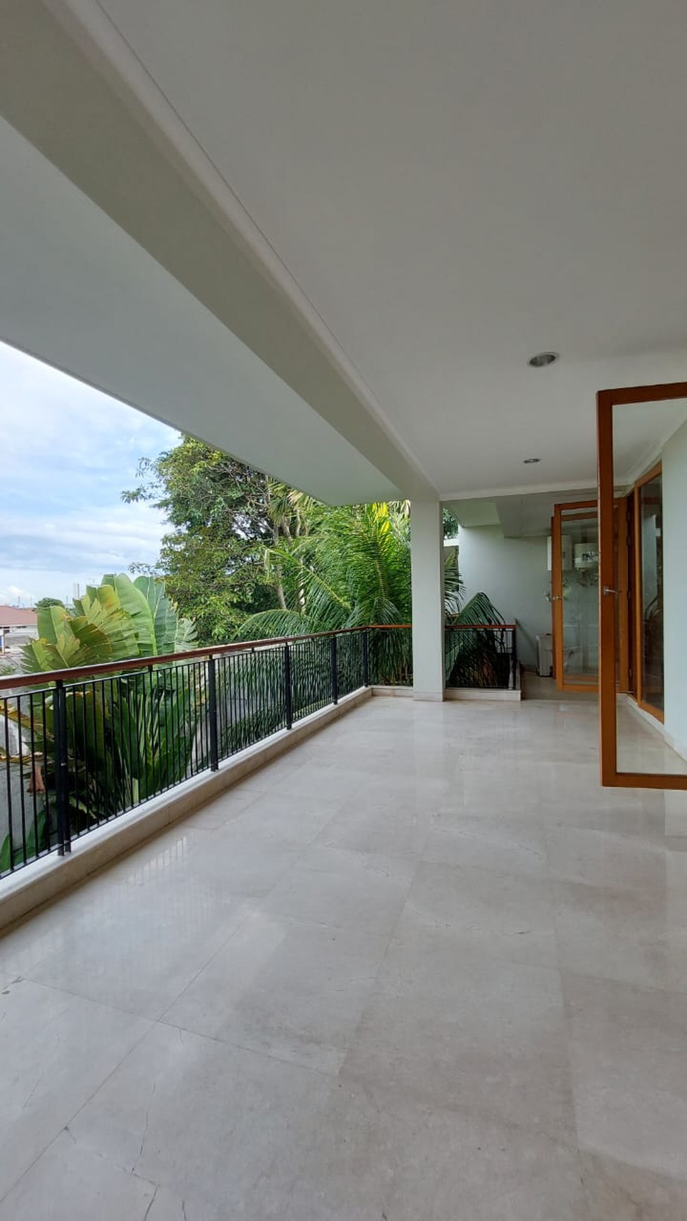 For Sale- Rumah Modern mewah di Kemang Barat