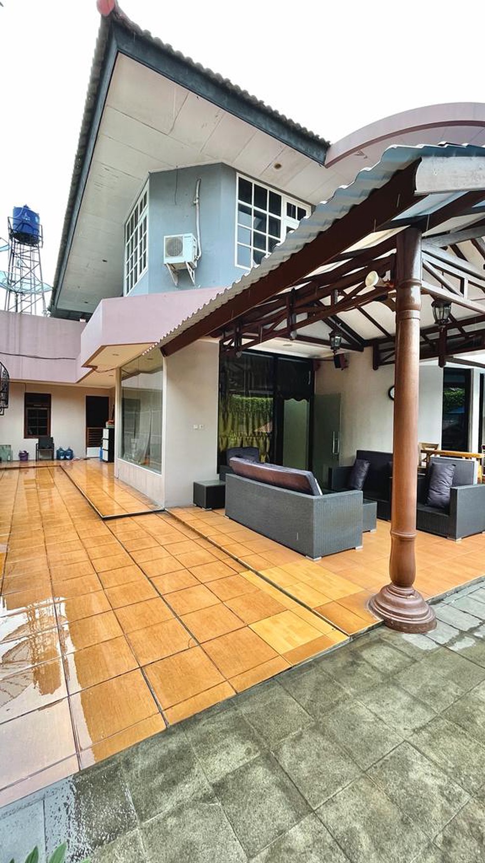 Dijual Cipete in a Private Townhouse
