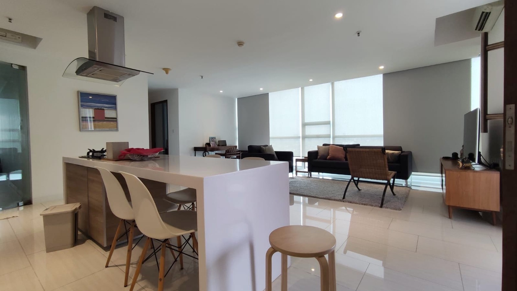 Dijual Apartemen Kemang Village Tower Infinity, very high floor RE-LAYOUT 