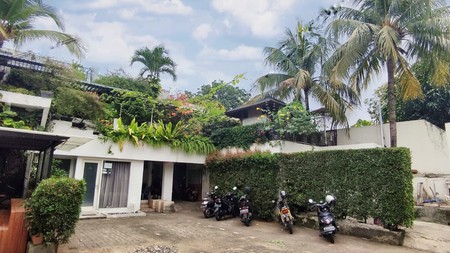 Dijual Kemang Timur Raya Property hitung tanah plus Rumah tinggal + Rumah kost + tempat usaha