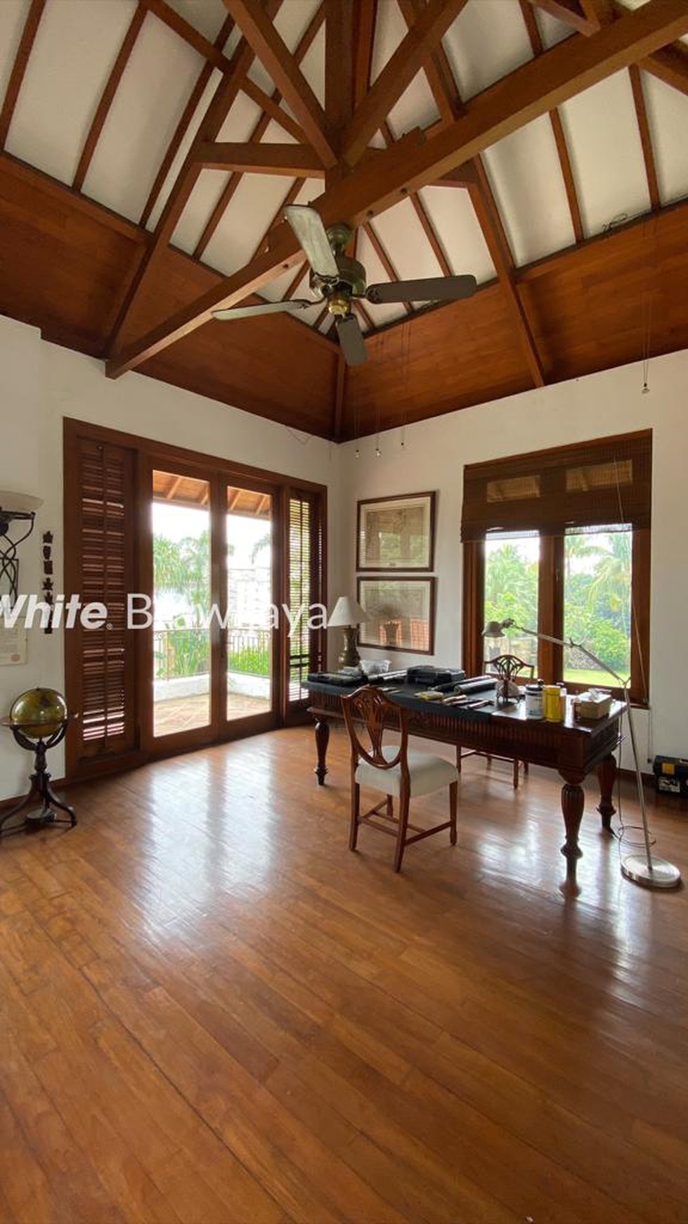 Rumah Siap Huni Gaya Bali, Taman yang sangat luas Area Pejaten Barat