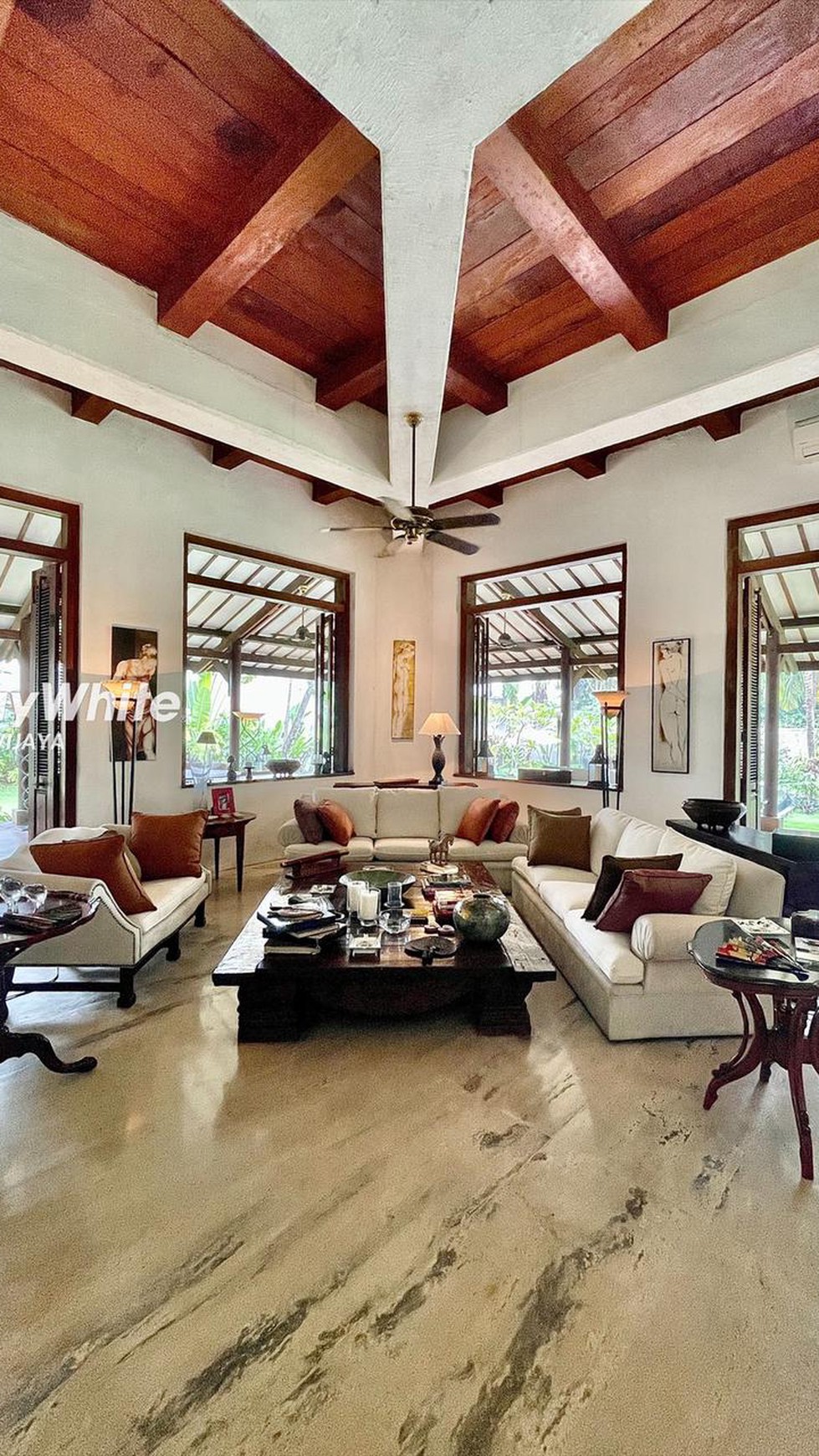 Rumah Siap Huni Gaya Bali, Taman yang sangat luas Area Pejaten Barat