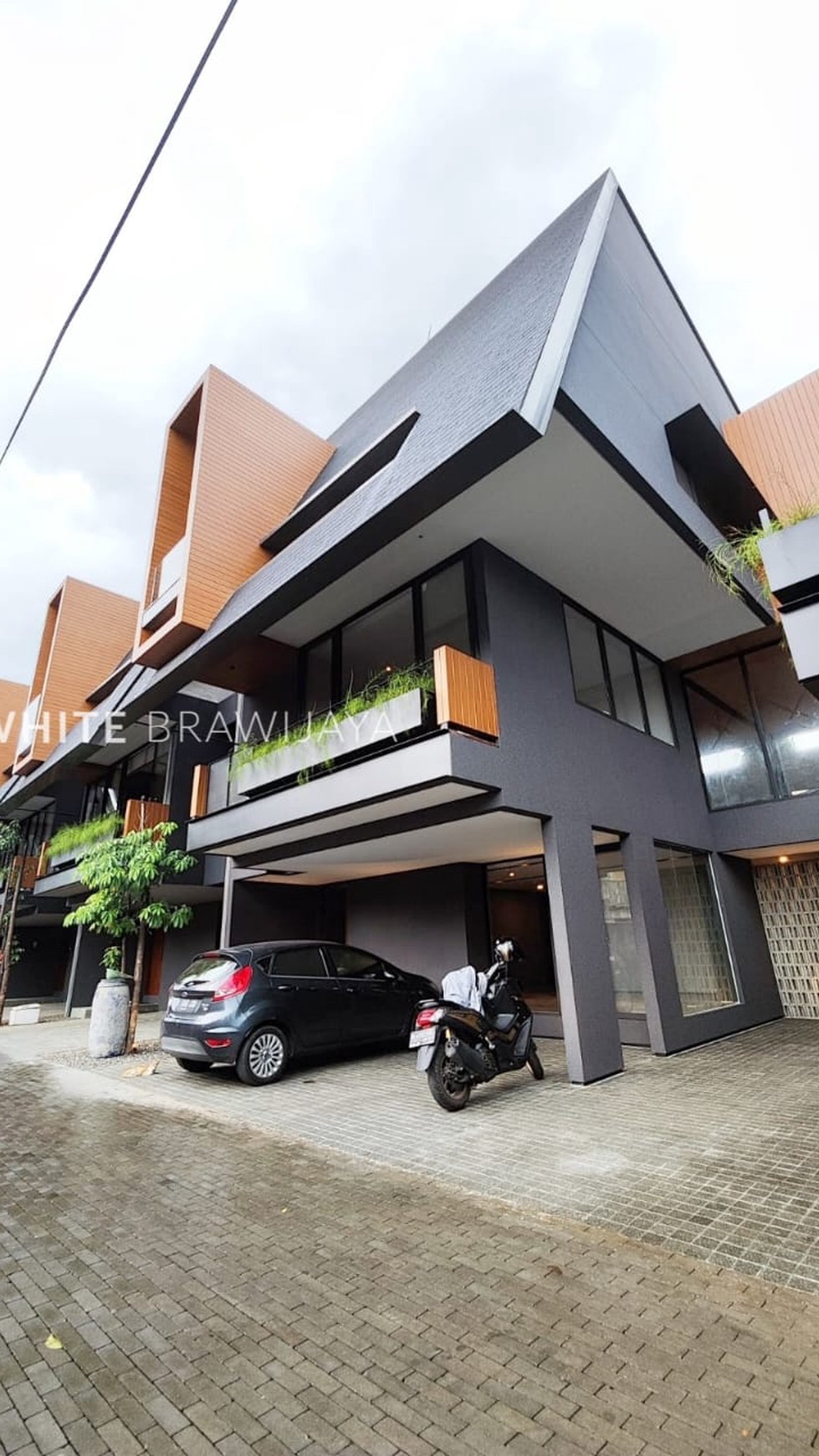 Dijual Townhouse At Kemang Selatan Bebas Banjir