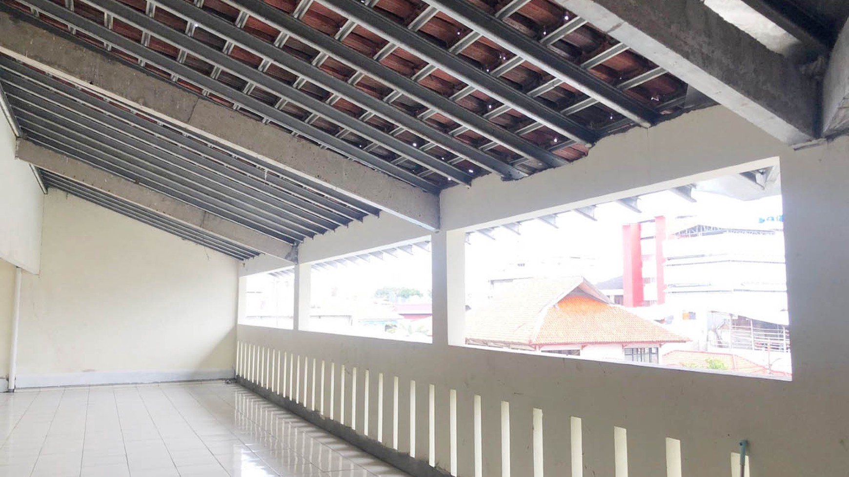 Gedung 4 lantai Kalibaru Timur, Kemayoran Luas Tanah 25m&#xb2; x 27m&#xb2;