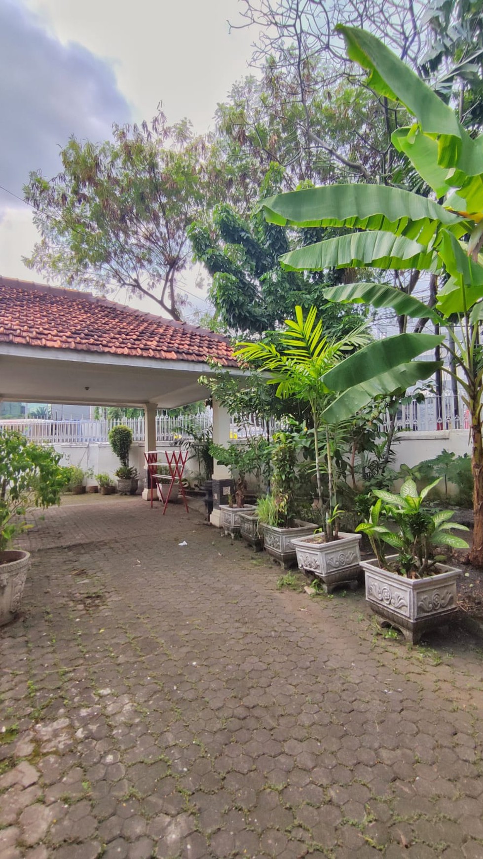 Proklamasi Menteng - Rumah hook hitung tanah, zona campuran lebar 20 m