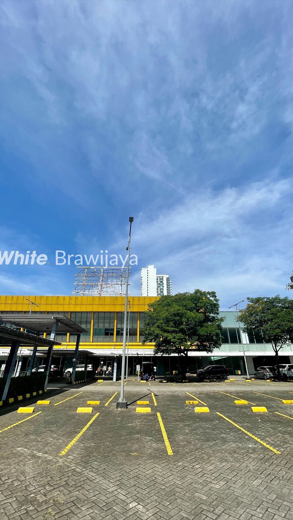 Bangunan Eks Retail Lokasi Strategis BSD City Serpong