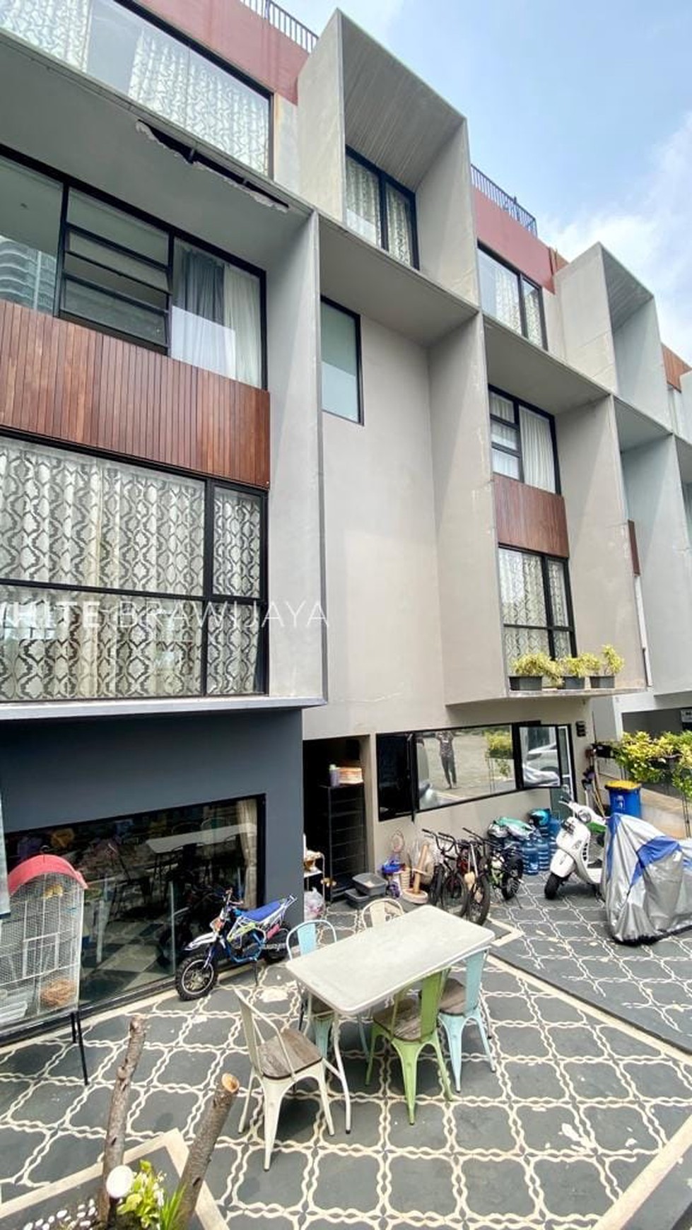 Dijual Rumah Siap Huni dalam Cluster Kemang