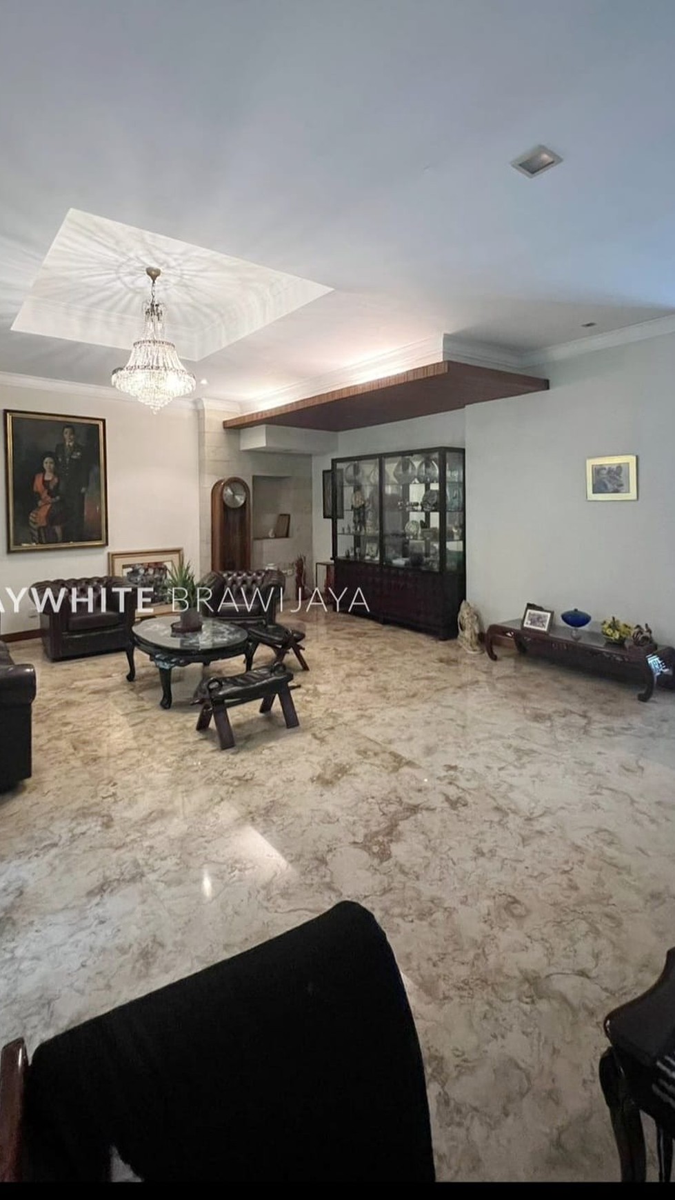 Dijual Rumah Gaya Kolonial Lokasi Tenang Area Dharmawangsa Kebayoran Baru 