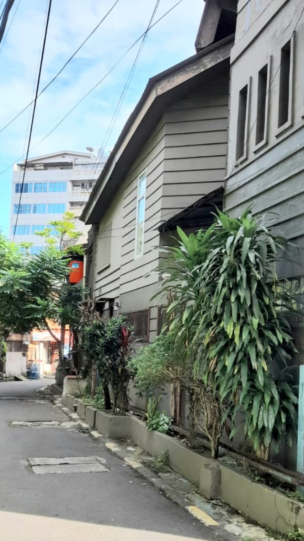 Rumah 2 lantai fully Furnish dan 8 kamar Kost di Pasar Baru 