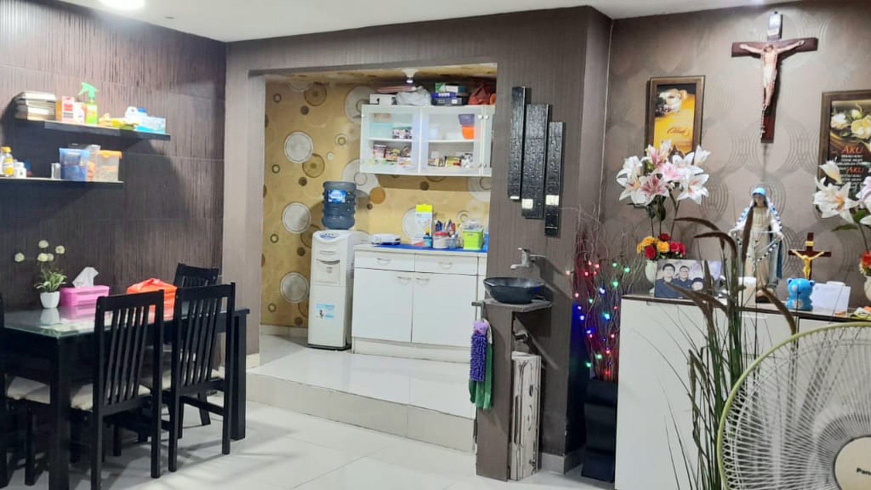 Rumah 2 lantai fully Furnish dan 8 kamar Kost di Pasar Baru 