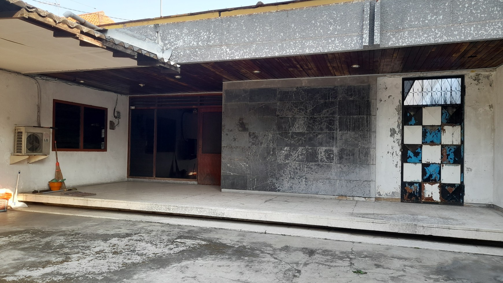 Rumah di jl Gus Dur Area Komersil