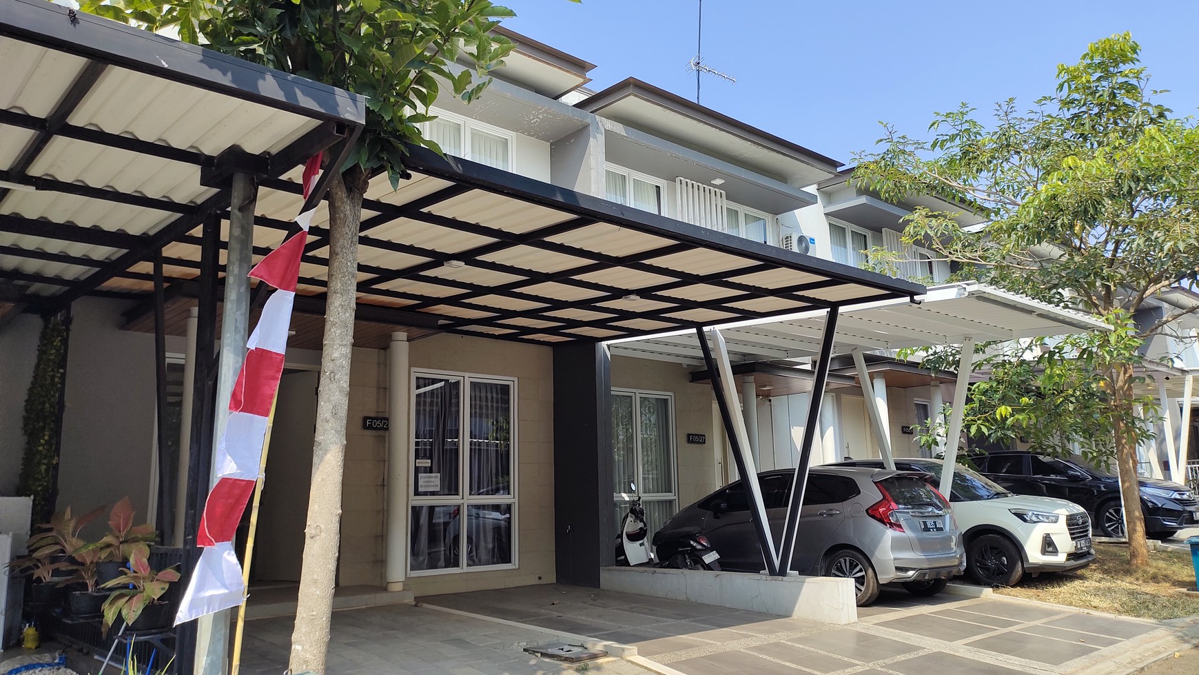 Rumah Cantik 2 lantai  di CBD Frasser Park Citra Gran