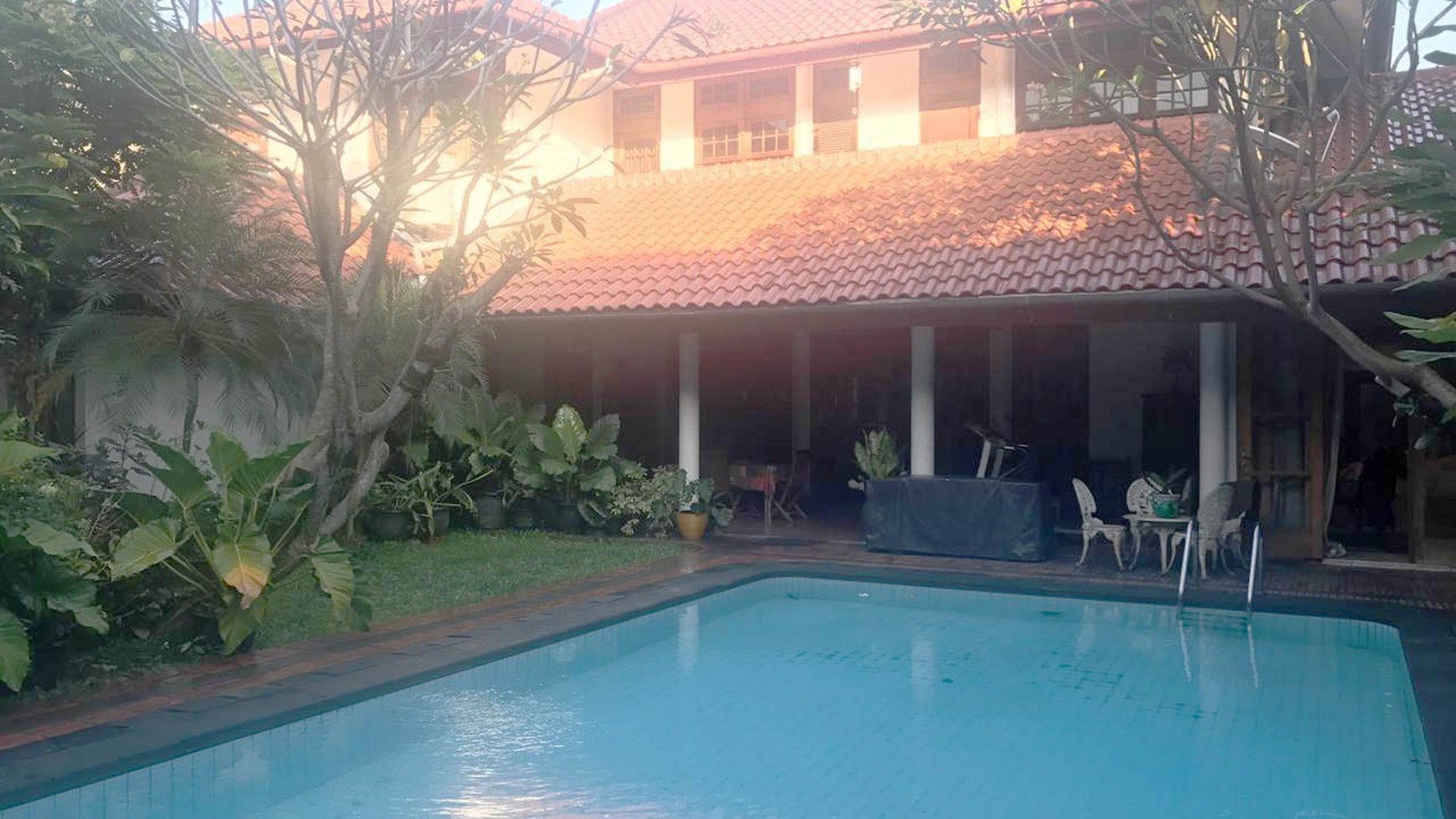 Rumah Swimming Pool di Metro Pondok Indah, Luas 983m2